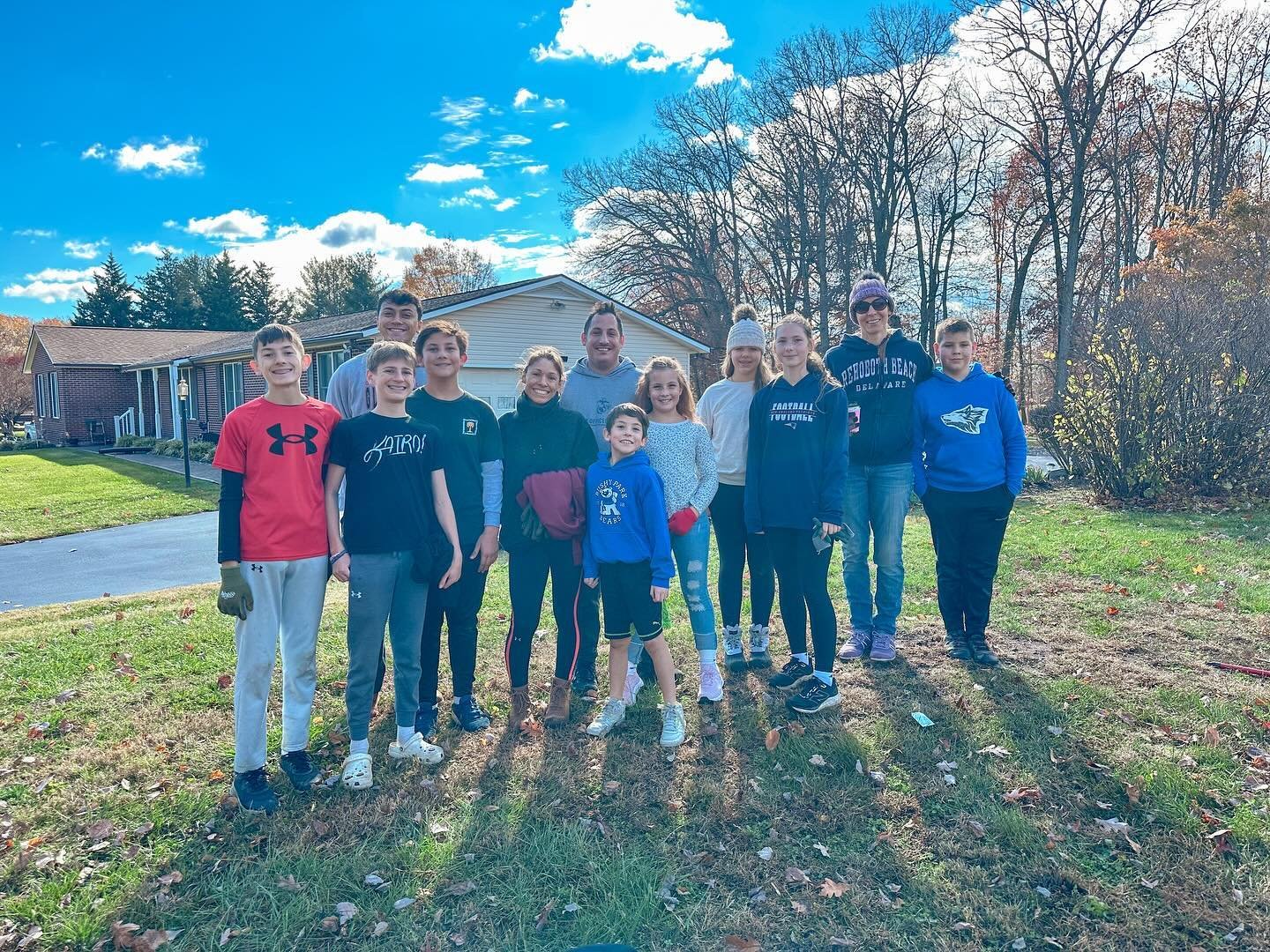 huge thank you to this squad for helping with fall service day!!