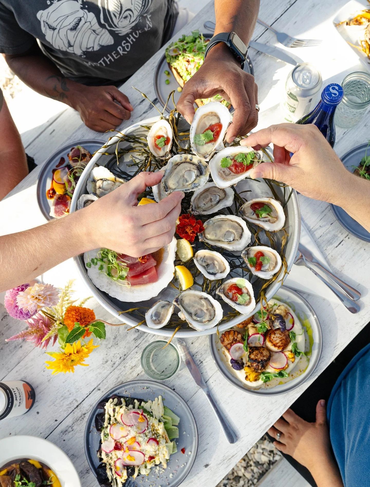 Oof, say it ain&rsquo;t so 🥲
Today&rsquo;s the last $1 Oyster Monday of 2025.
Raw bar&rsquo;s on, shuckers are ready, and future-you will regret skipping this one.
12&ndash;5pm. Come get briny. 🦪

📸 @carlinsvision 

#shuckyeah #farmtotablenj #barn
