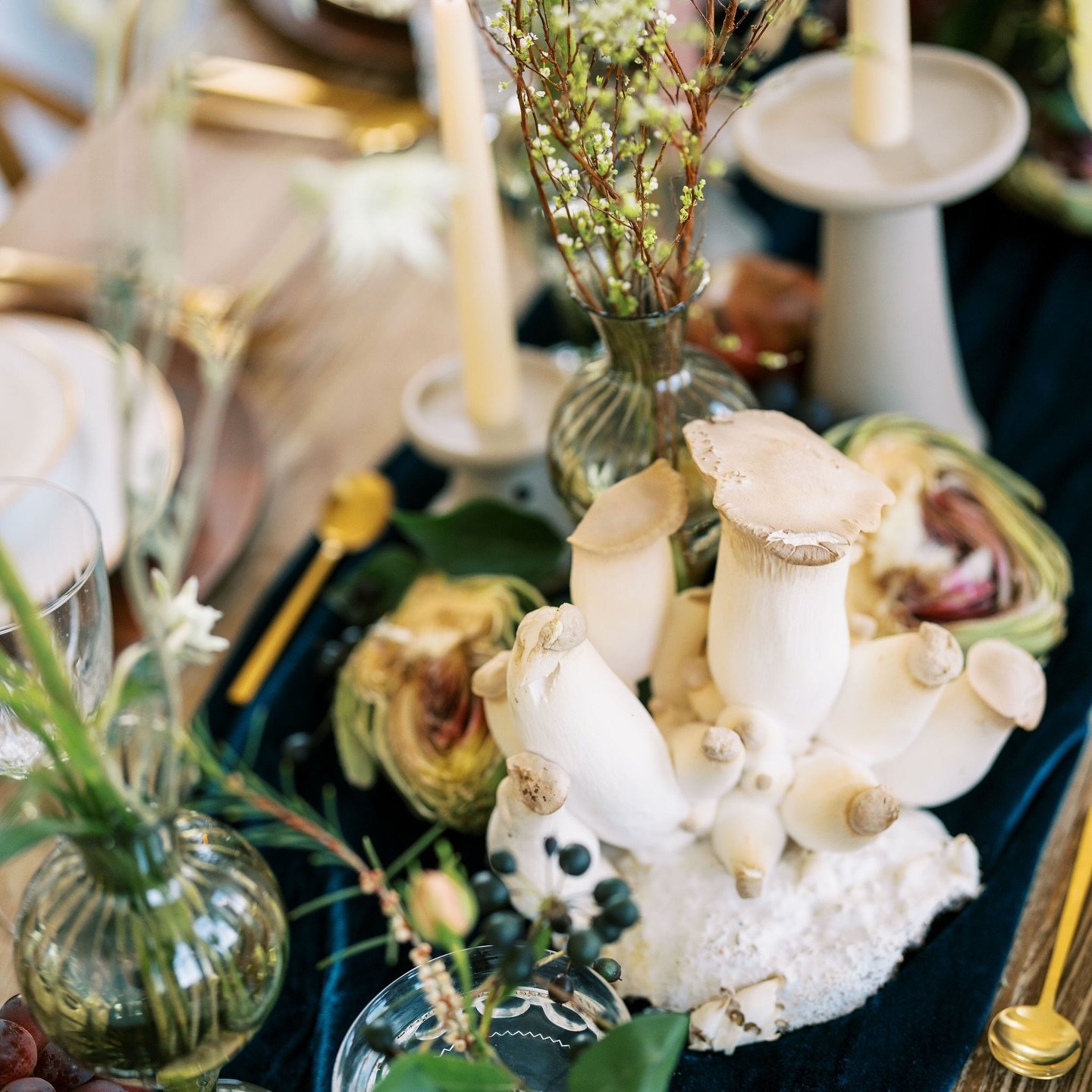When every detail is intentional, the experience feels effortless.

That&rsquo;s always the goal. 

Catering @hautefeast
Florals @sticksandstonesflora
Photography @alyssamanciniphoto
Planning @sarahmontgomeryevents
Rentals @dovetailrentals
Cakes @hon