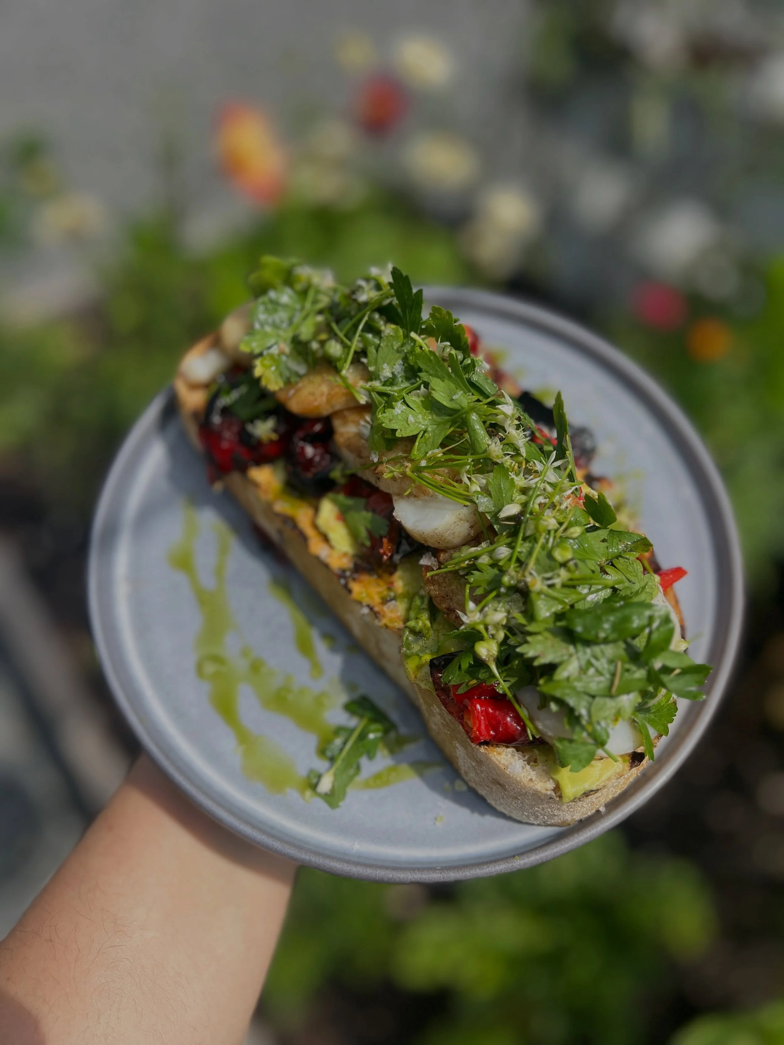 She&rsquo;s thick, she&rsquo;s tasty, and she&rsquo;s on special today.

Scallop Toast - seared scallops, avocado, chipotle aioli, roasted Jimmy Nardellos, herb salad &amp; leek oil 🤌🏻