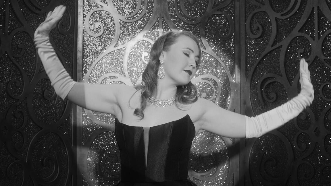 I was born a bit too late to be in Casablanca instead of Ingrid Bergman.. but it&rsquo;s fine. I got to do this video instead 🙂 What are your favorite Old Hollywood classics?