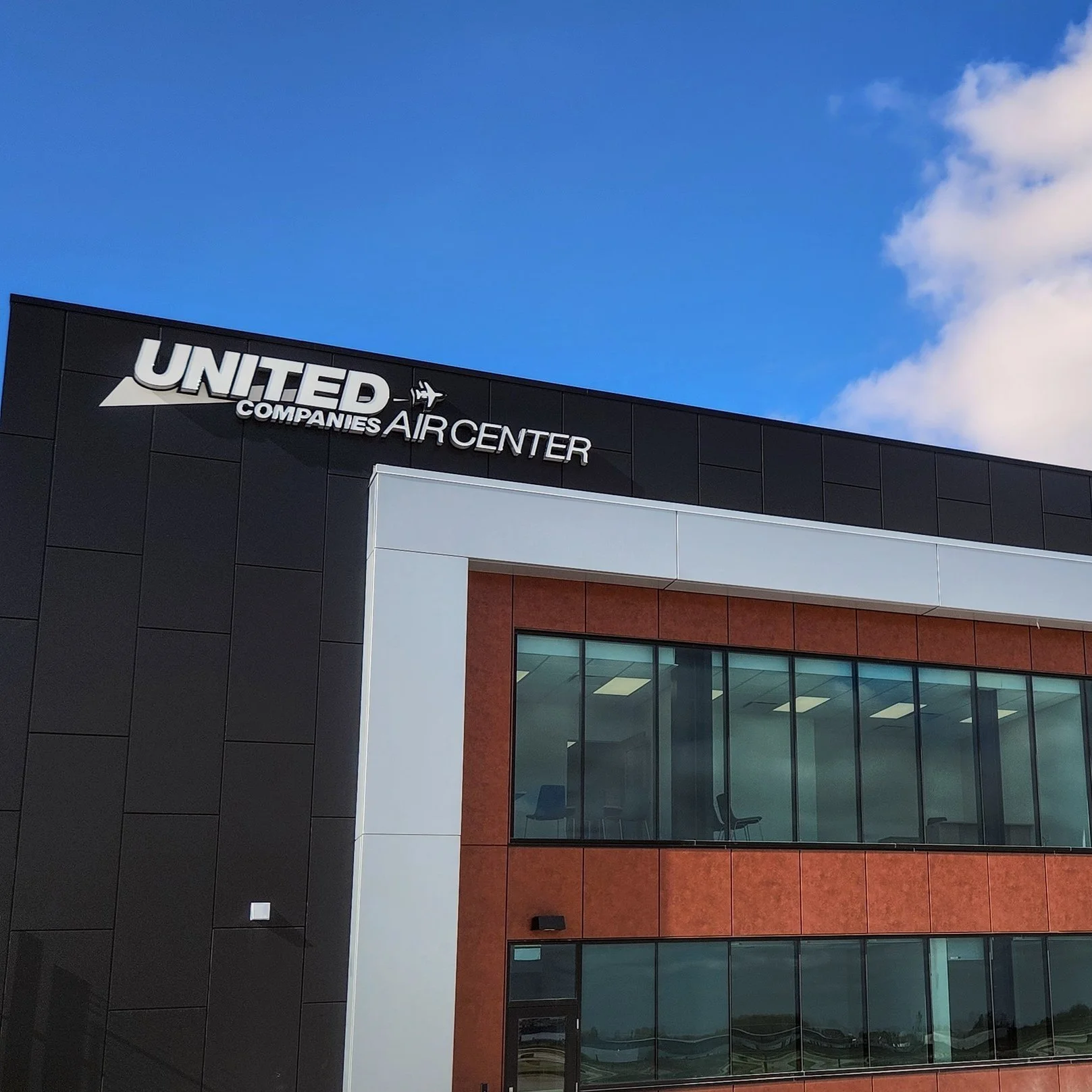 Tri-State Aero (KEVV) Opens Luxe FBO Terminal at Indiana Airport