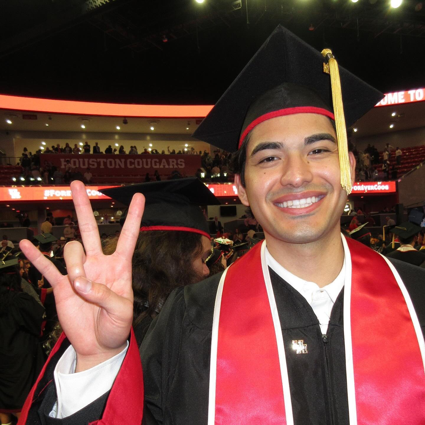 This past Friday at @UniversityOfHouston Commencement, two of our district staffers graduated. Please join me in not only congratulating Manuel Solis and Isabella Porras on this incredible achievement, but for the incredible work they have done for #