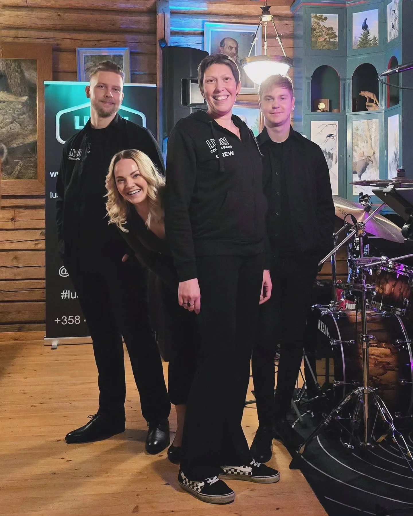 Onnea viel&auml; syntym&auml;p&auml;iv&auml;sankarit M&amp;H! 🥳

Eilen juhlittiin 50v + 50v -syntt&auml;reit&auml; Haminalahden mets&auml;stysmajalla. 🎶 

Tilasyist&auml; t&auml;ll&auml; kertaa liikenteess&auml; kvartetilla. Olipahan juhlat, kiitos