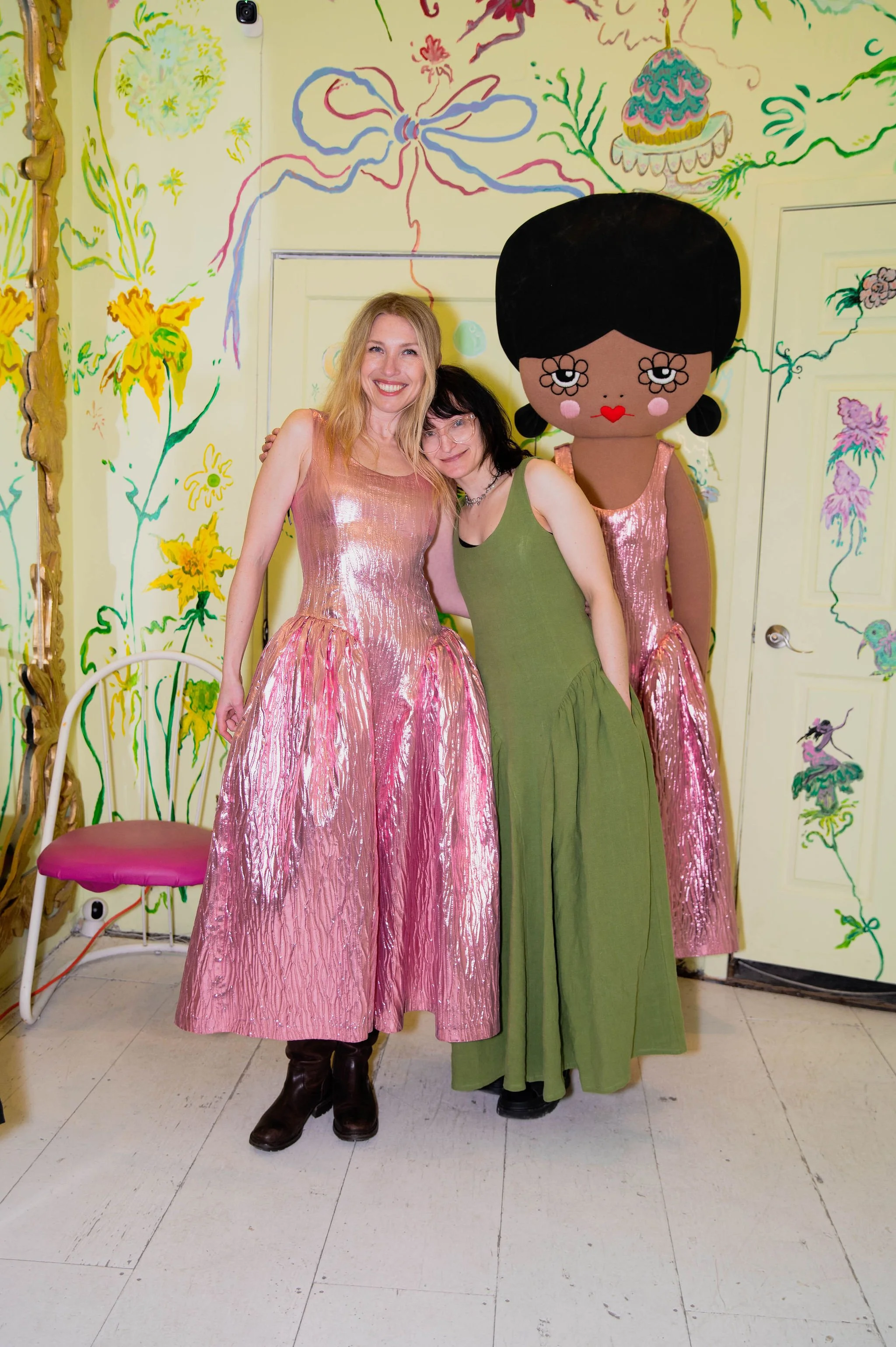 eliza faulkner pink tulle dress Just a bunch of Eliza Girls, living in our Eliza World : 1) @_eliza_isabel_ in the Mara Coat and Lavoy Pant in Grey, Wren Shirt in White, and Loulou top in