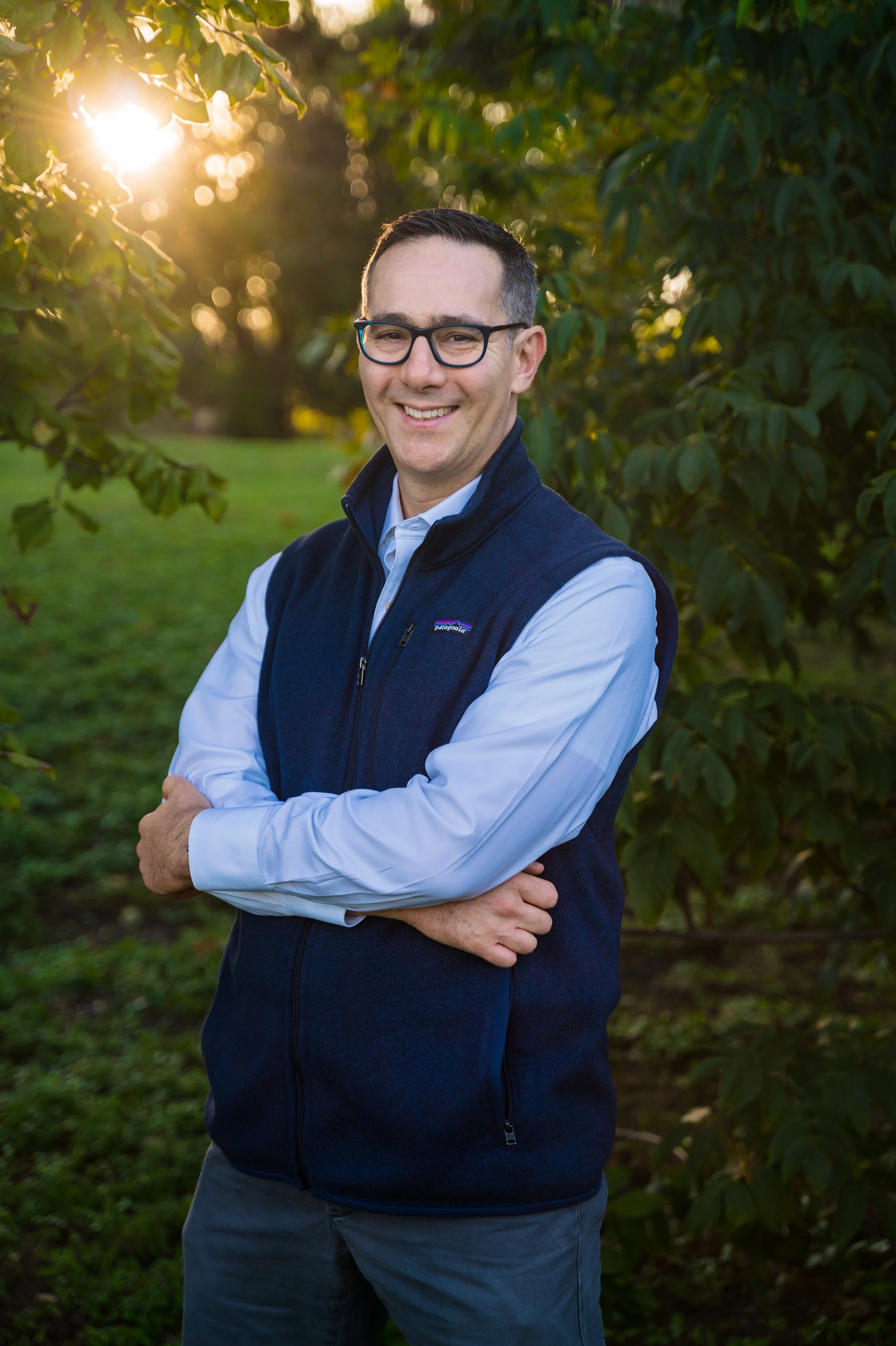 Portrait John Aiqueos.jpeg