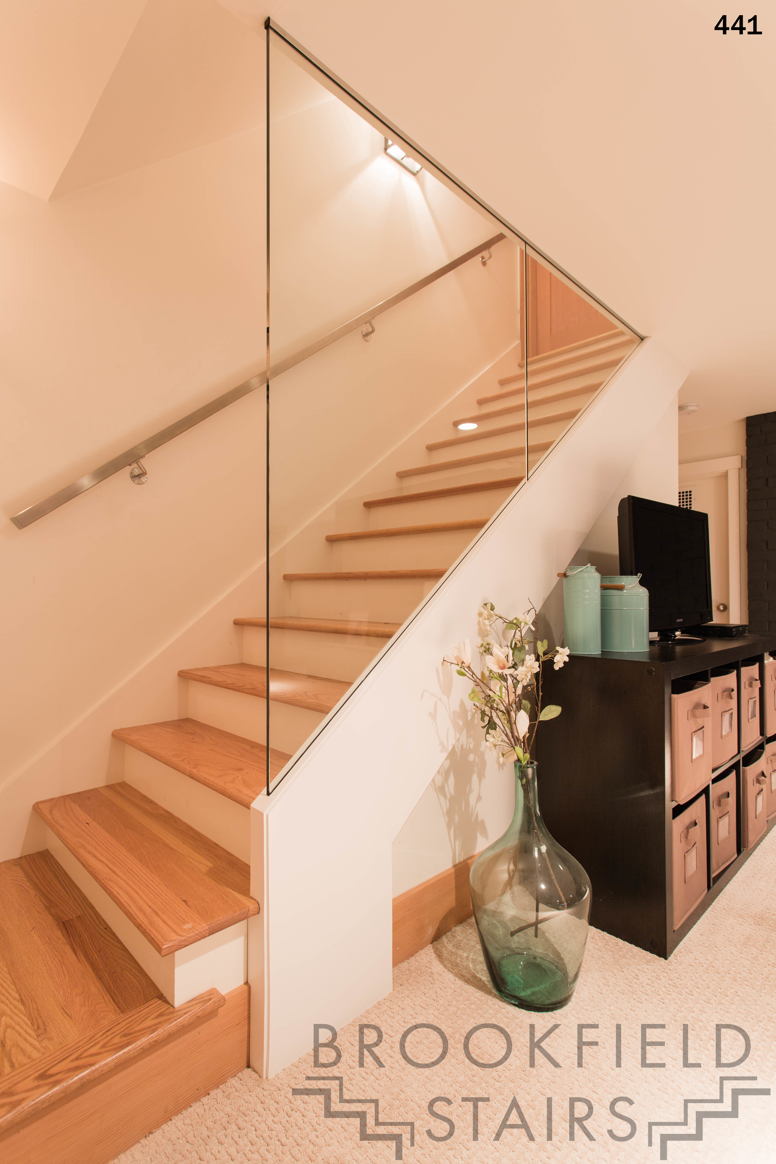 #441 Modern Glass Wall with Stainless Steel Rail