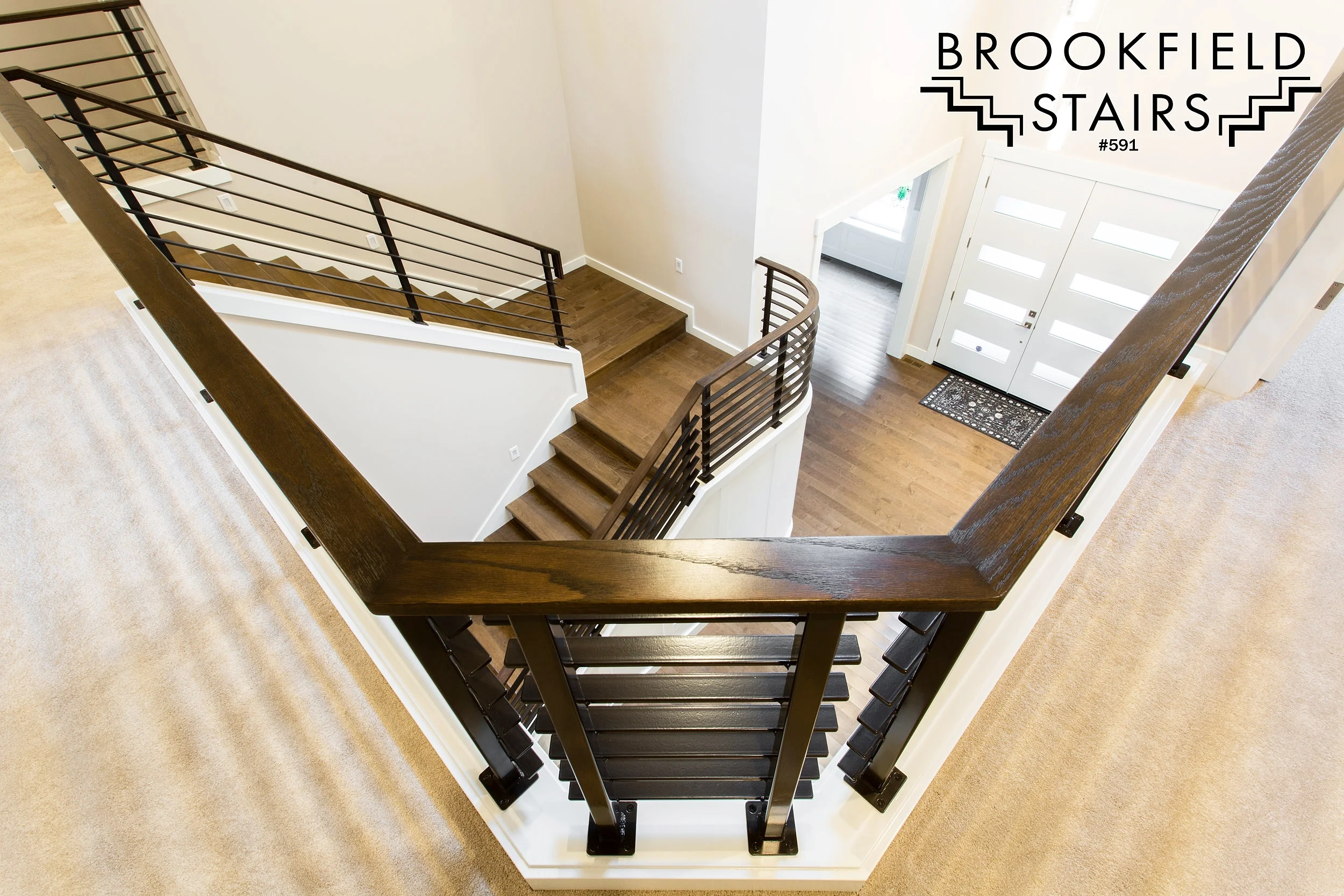#591 Modern Flat Bar with Hardwood Top Rail 