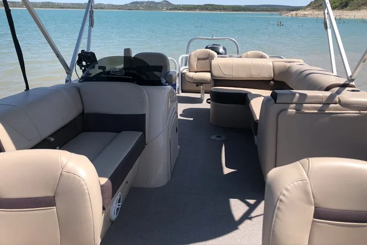 Aquaholic Interior 1.jpg