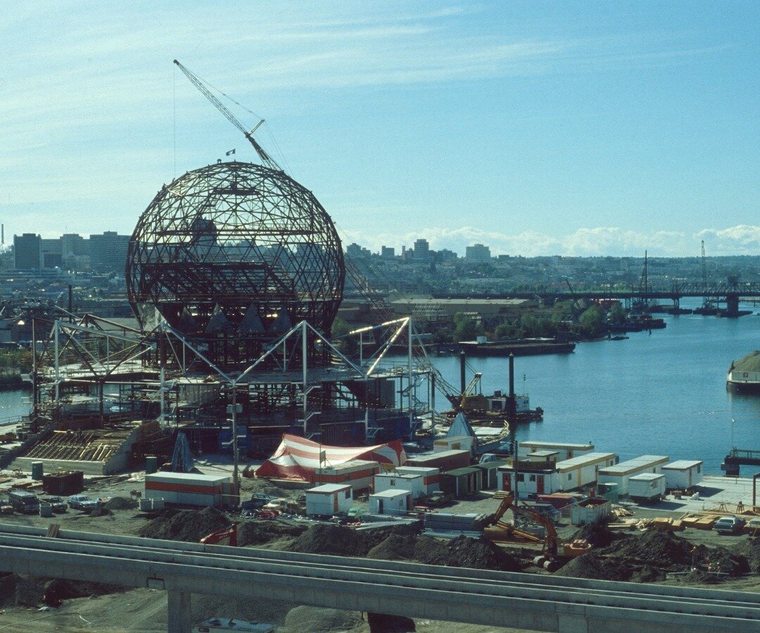 Throwing back to this photo of the original building built for Expo 86 that we all know today as the iconic dome encompassing Science World ⭐️