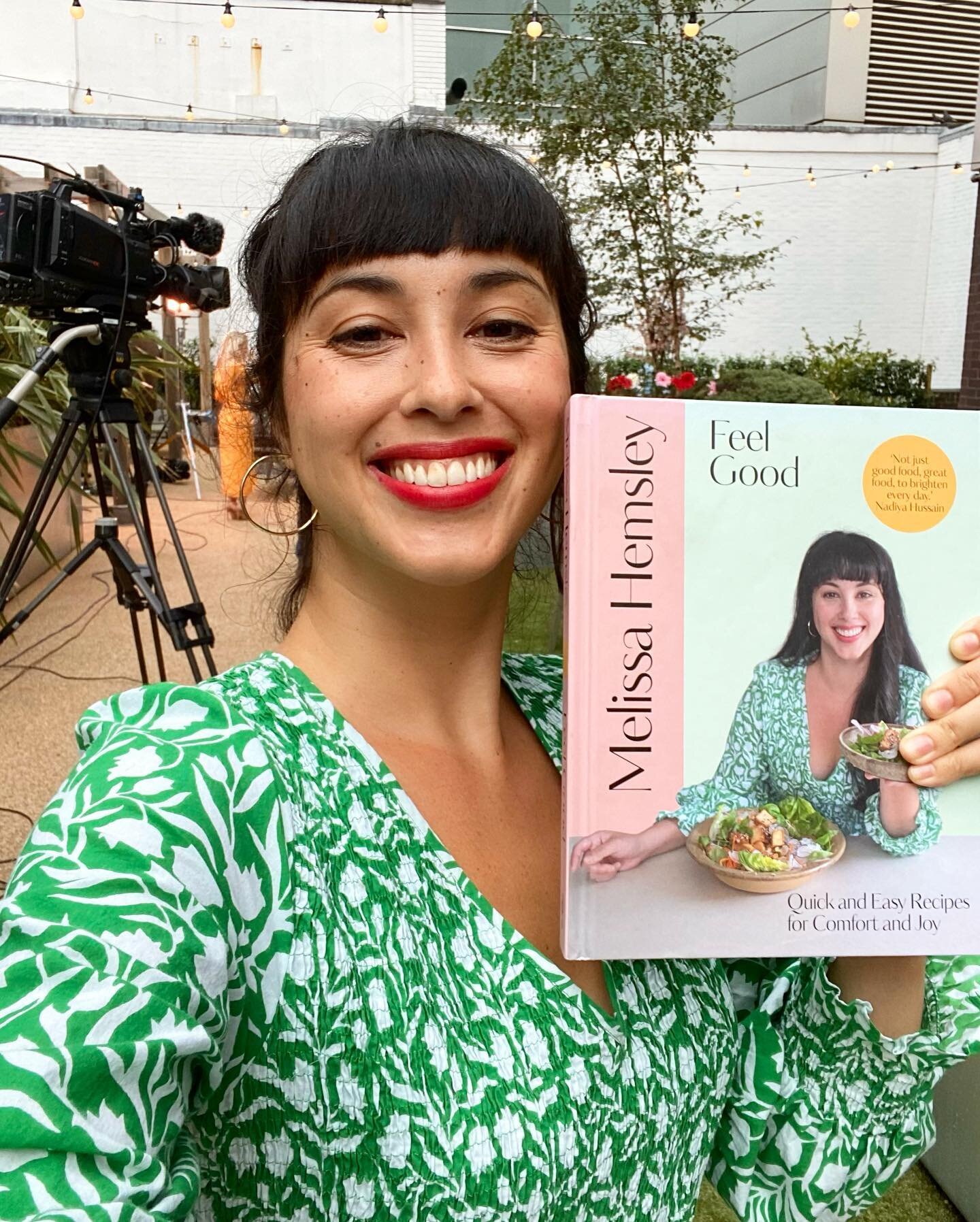 📺 On morning TV today 🎥 making 👉🏽 easy lunchboxes that are good enough for a Sunday lunch or weeknight dinner @bbcmorninglive Feeding @hollyhamiltontv and @seanfletchertv from my Feel Good cookbook because food and mood are so connected and we al