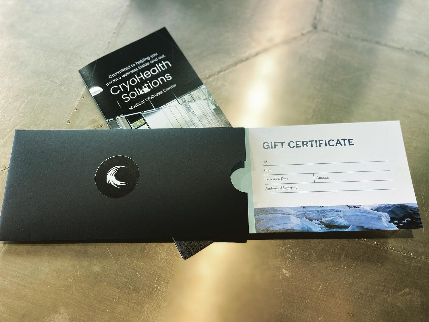 The gift giving season is upon us 🎁
Looking for the &lsquo;Coolest&rsquo; gift on earth? Give the gift of Health this year with a Gift Certificate from Cryo Health Solutions ✨

Learn more about the services we offer. 
Link🔗 in bio

#cryotherapy#fit