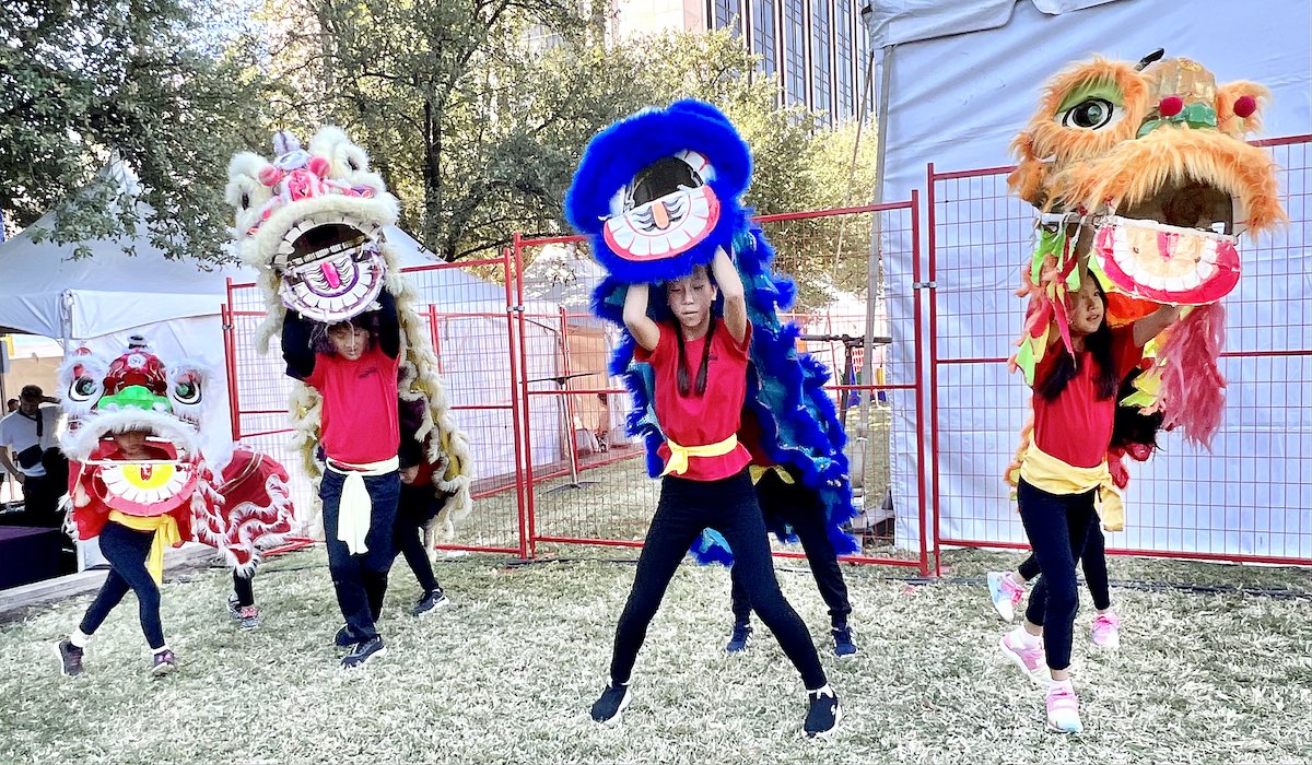Tucson Chinese Lion Dance Troupe at Tucson Meet Yourself 2023 14.jpg