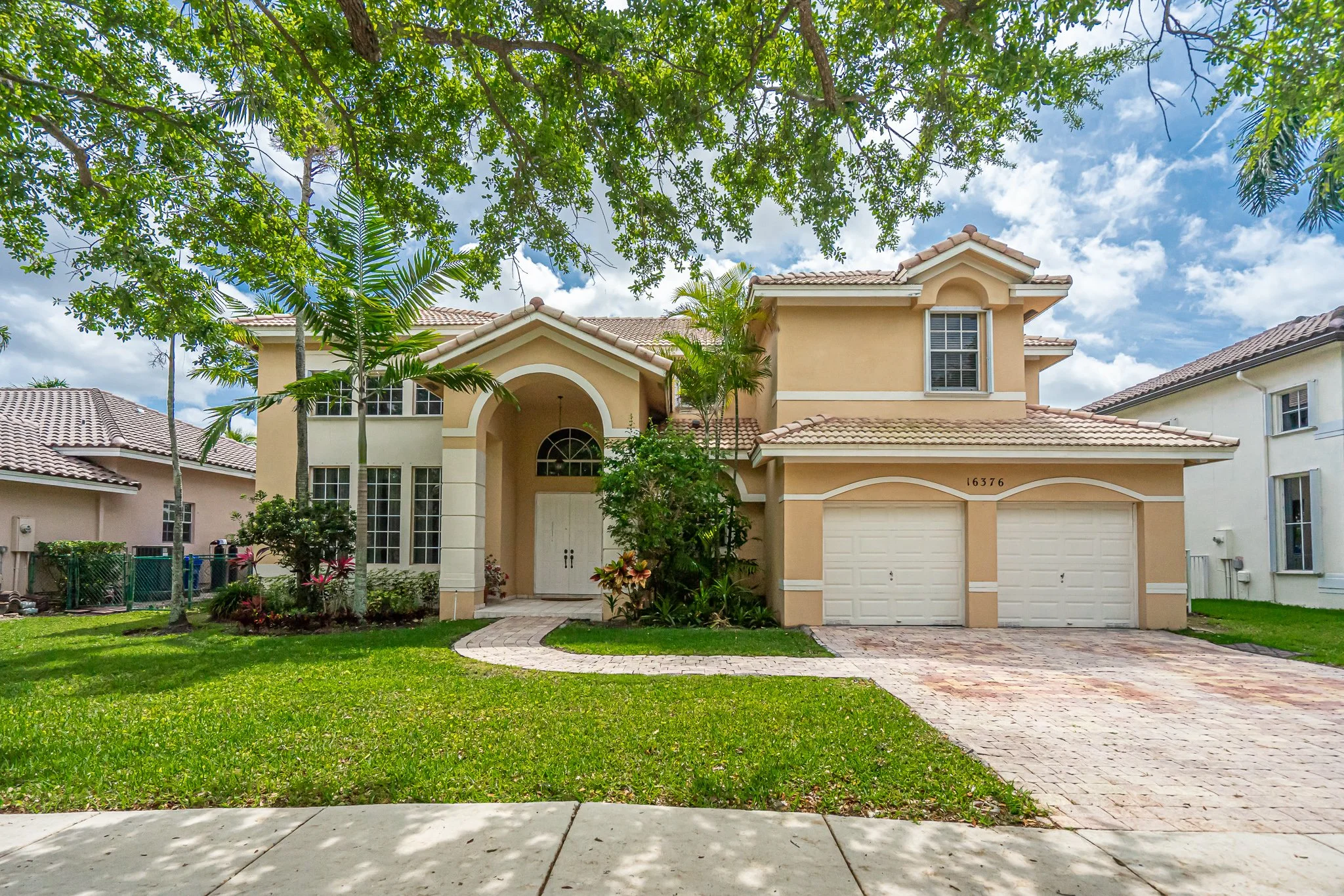 $850,000 - SOLD
