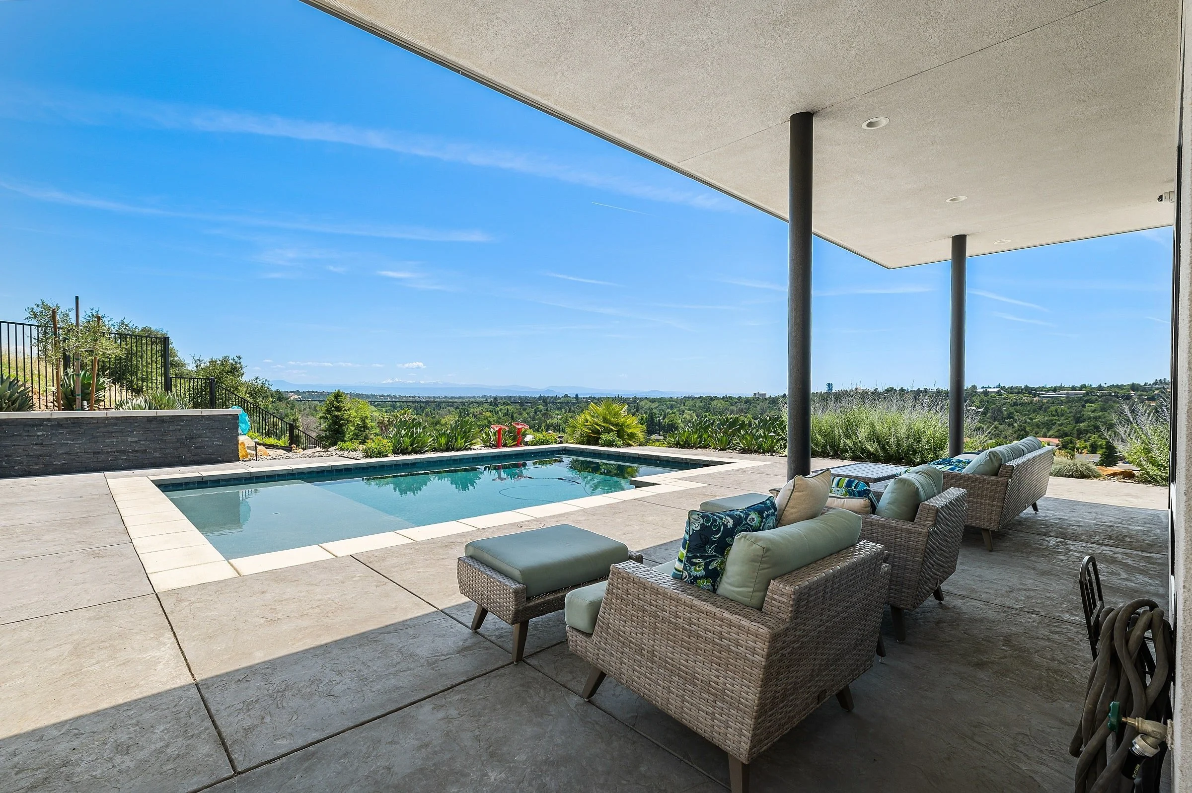 Luxurious Swimming Pools and Backyard Landscaping Masterpieces — Jen ...