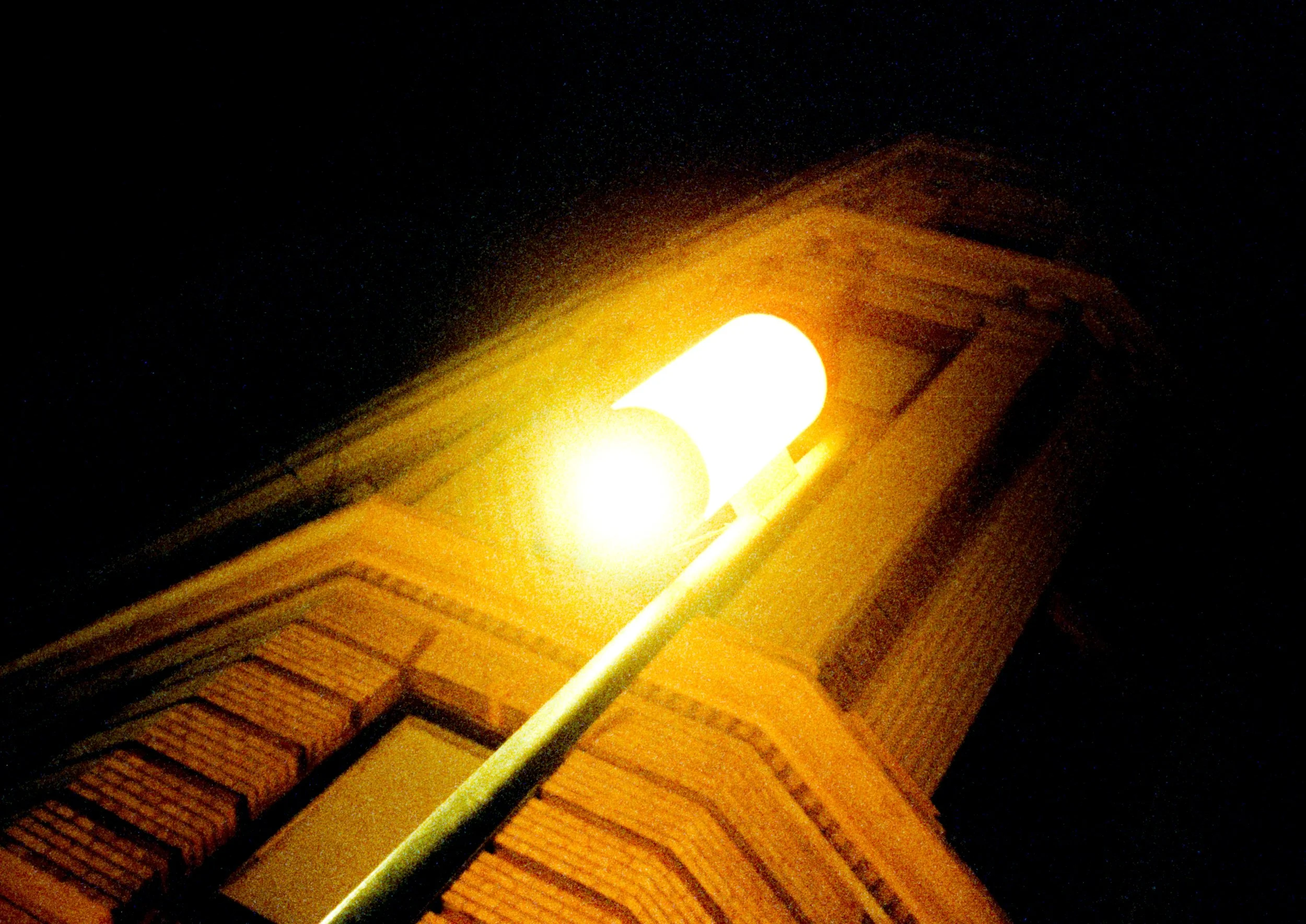 traces_of_light_20260506_031-2 copy.jpg