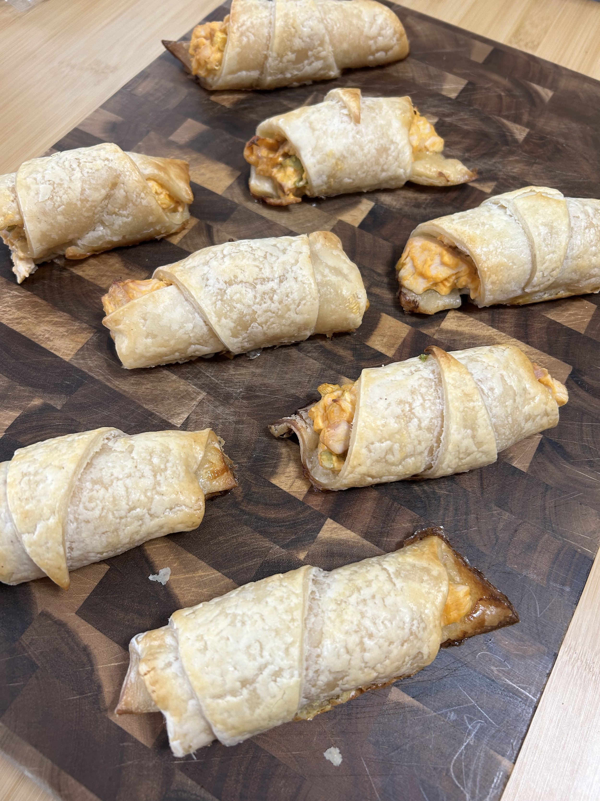 5 Ingredient Buffalo Chicken Roll Ups