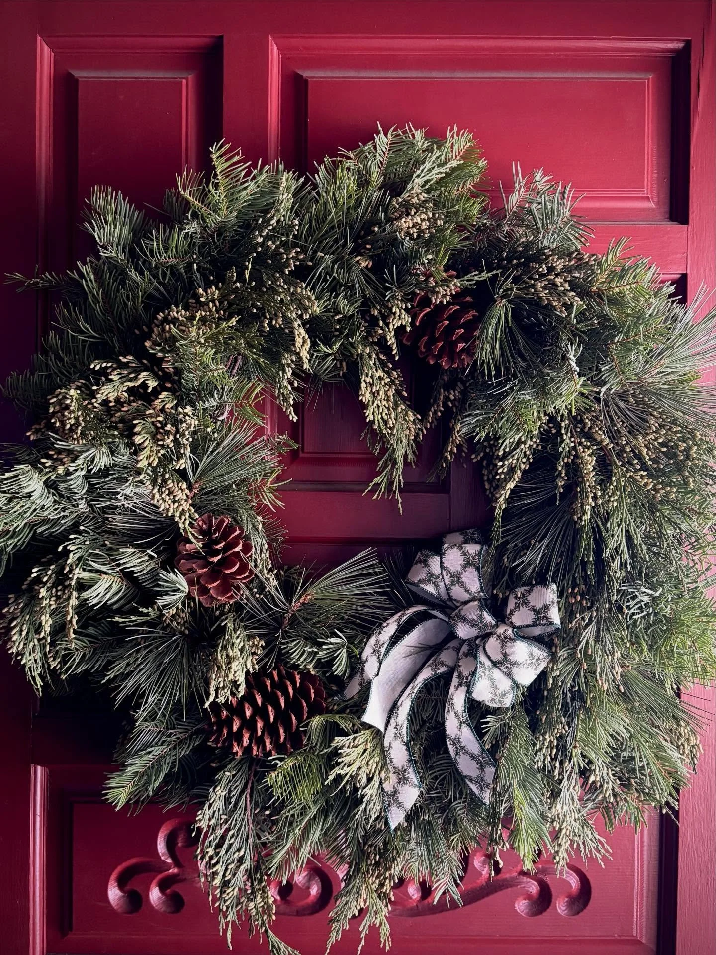 There are still 4 spots available in our winter wreath class on Sunday December 7th. Held @mt.lassenclub from 1-3pm. If you would like to join sign up on our website www.wildthingschester.com

If you don&rsquo;t want to take the class but want a cust