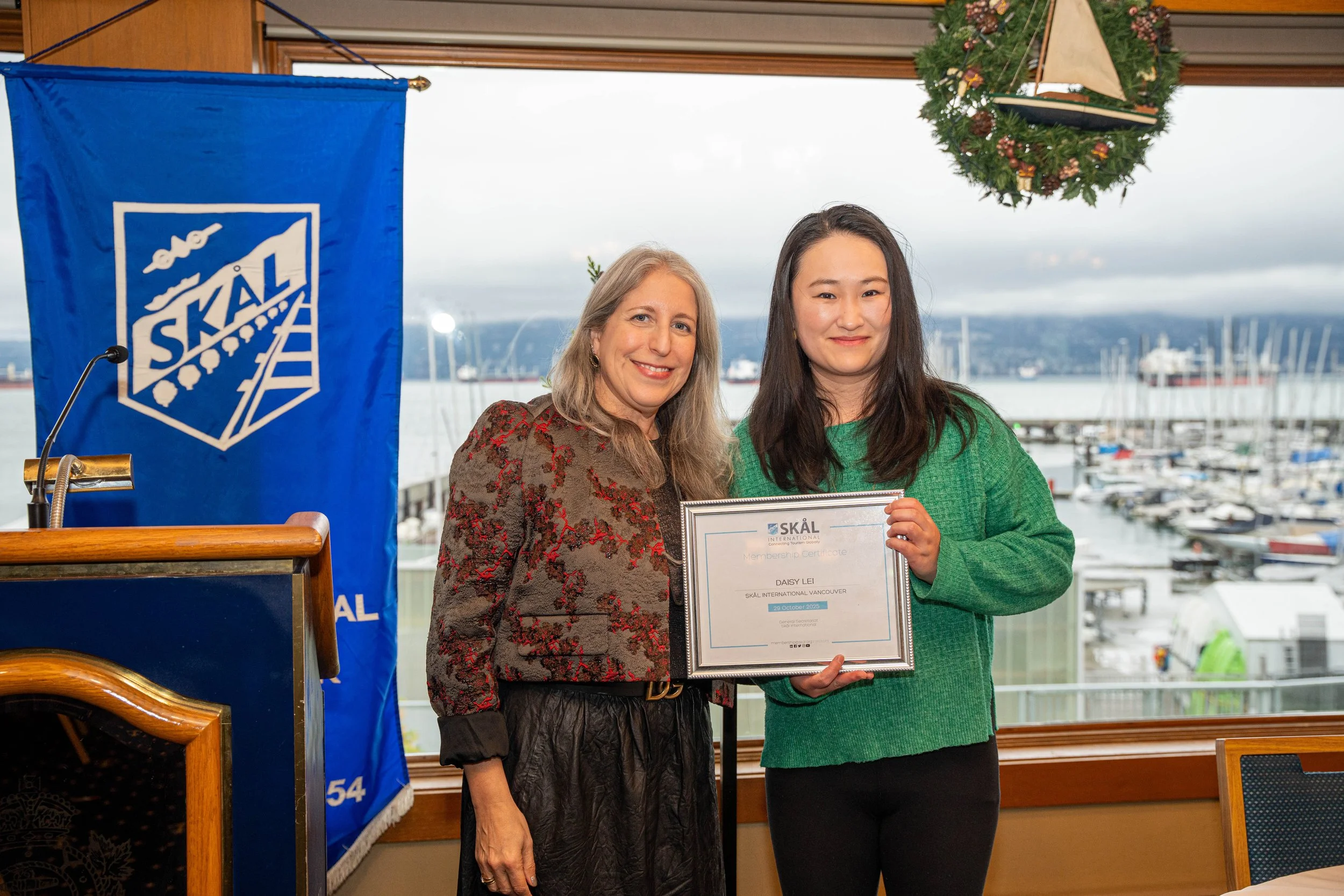 Vancouver-event-photography-Tourism-SkalChristmas-15.jpg
