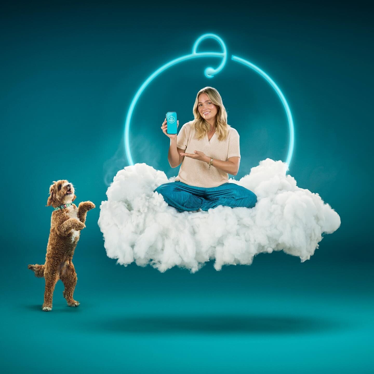 New work. A couple of favourite takes from a recent shoot with Pet Circle

#advertisingphotographer #brandshoot #sydneyphotographer #animalsphotography #aputure #sonya1 #cloud #glow