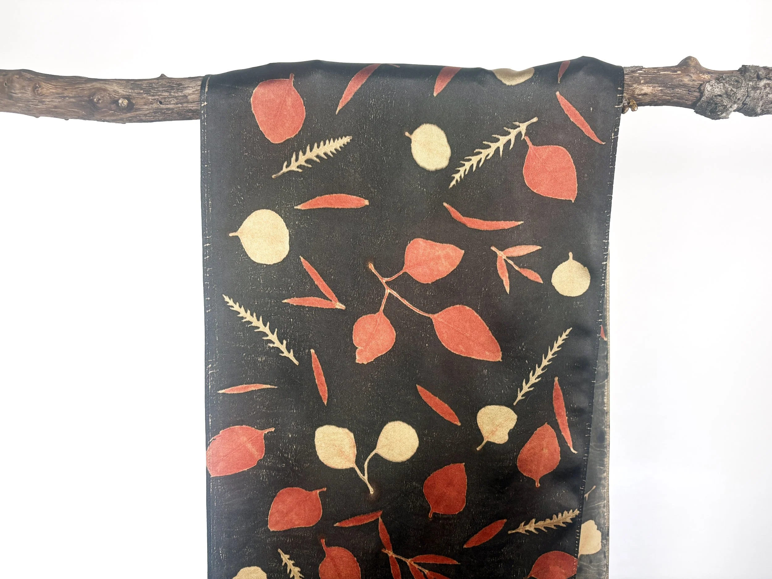 716 black red euc long rdetail ectangle.jpg