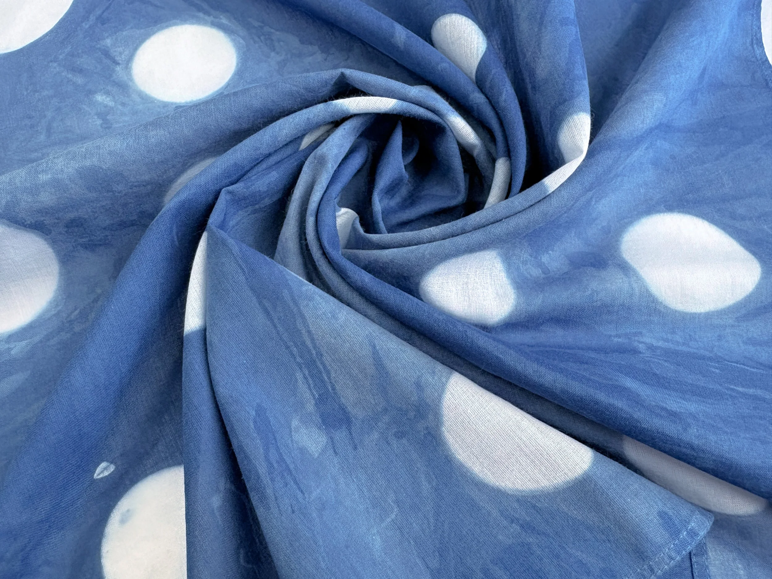 white polkas swirl detail rectangle.jpg