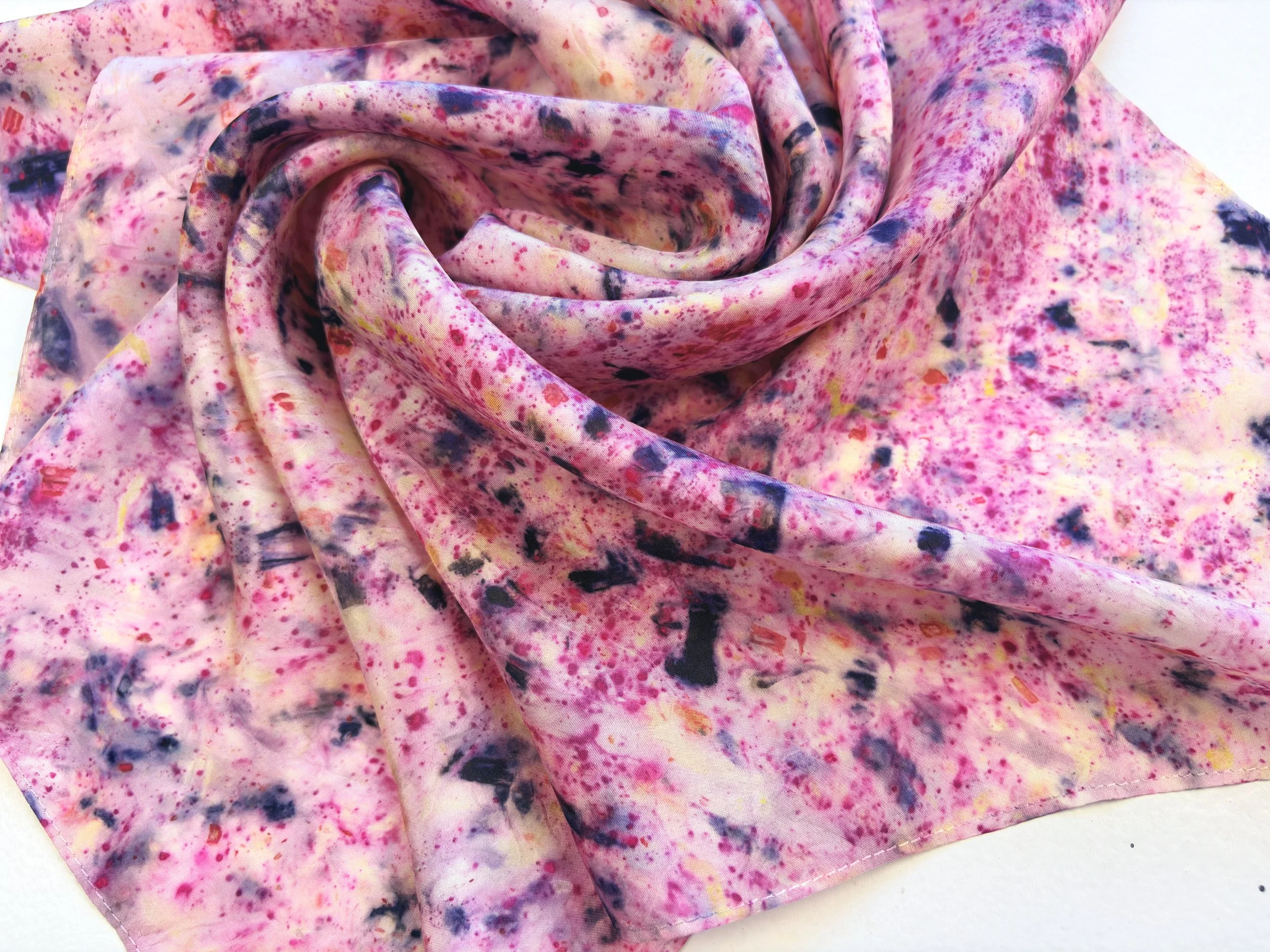 pink diagonal speckles swirl detail rectangle.jpg