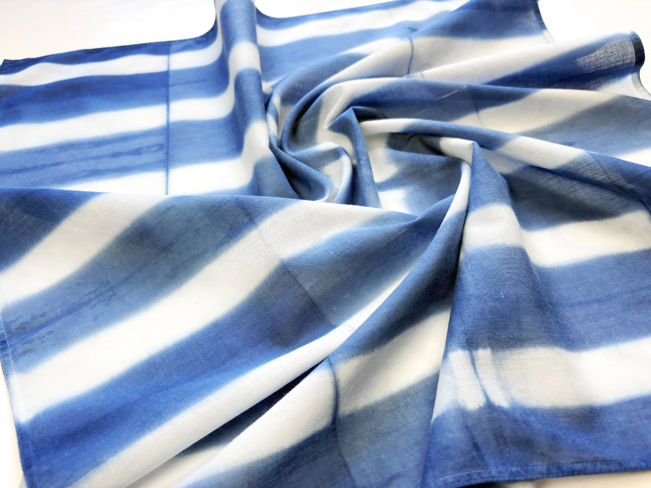 blue stripes swirl detali rectangle.jpg