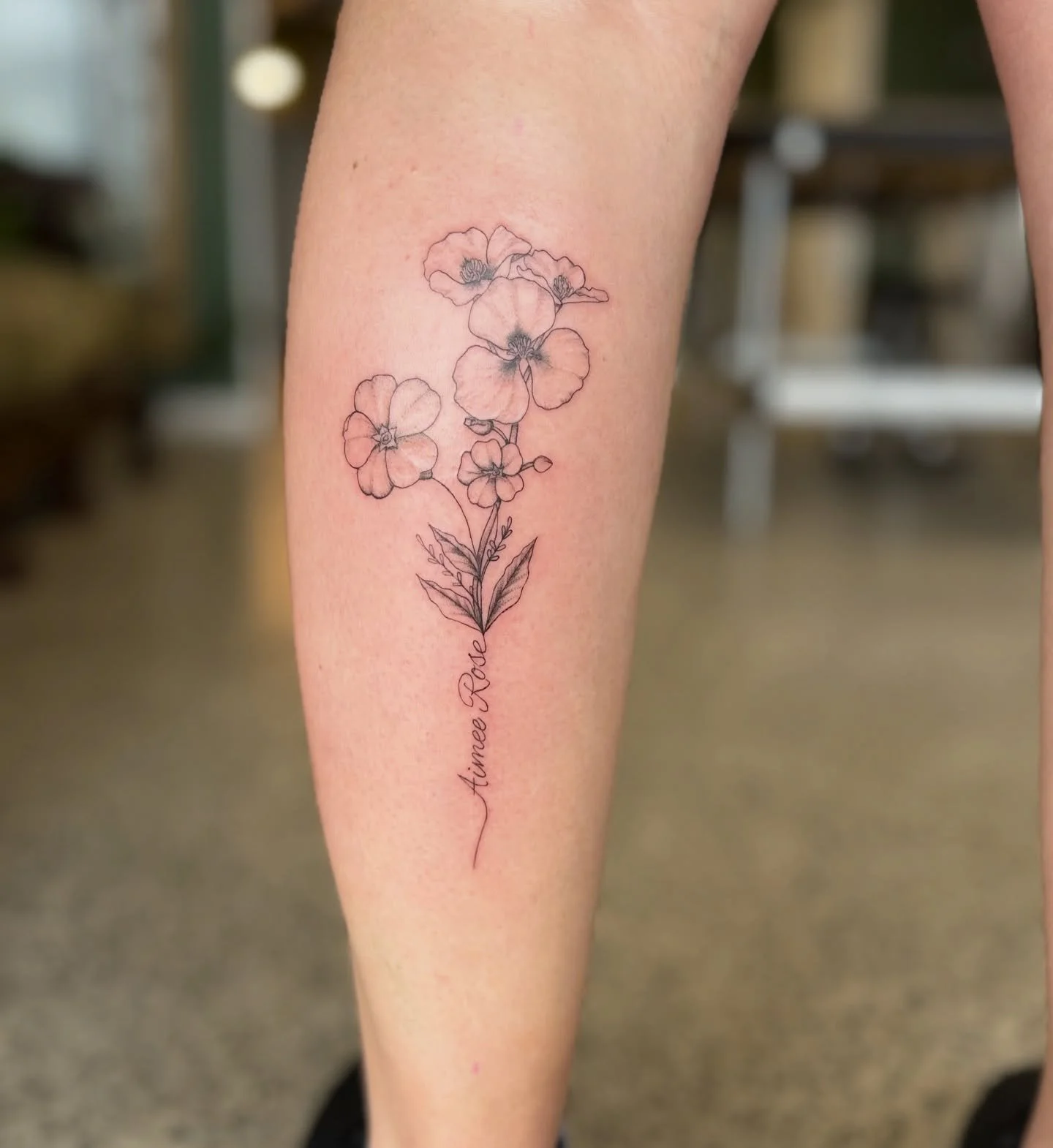 Fineline Katniss and Primrose flowers for @_bexyboop 

Thank you for letting me do such a special tattoo for you. 

#fineline #tattoo #tattooartist #flowertattoo #uk #manchester
