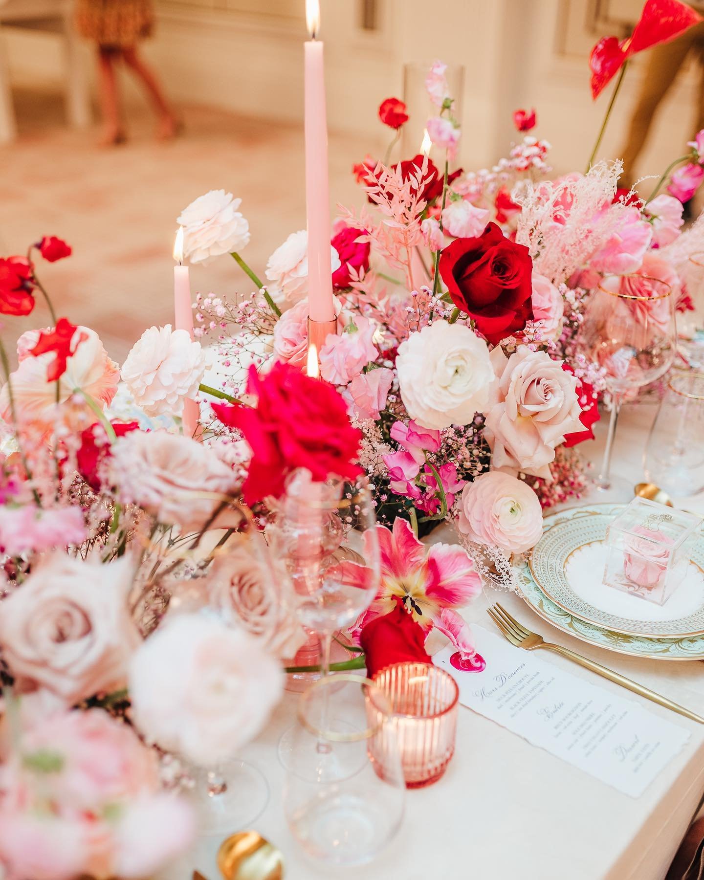 Hello pink! 

Revisited some photos from this gorgeous shoot at @langhamboston for the grid today. I was especially obsessed with the butterfly place setting from this shoot by @shrevecrumplow 

Do I need butterfly plates? Probably not. Do I want the