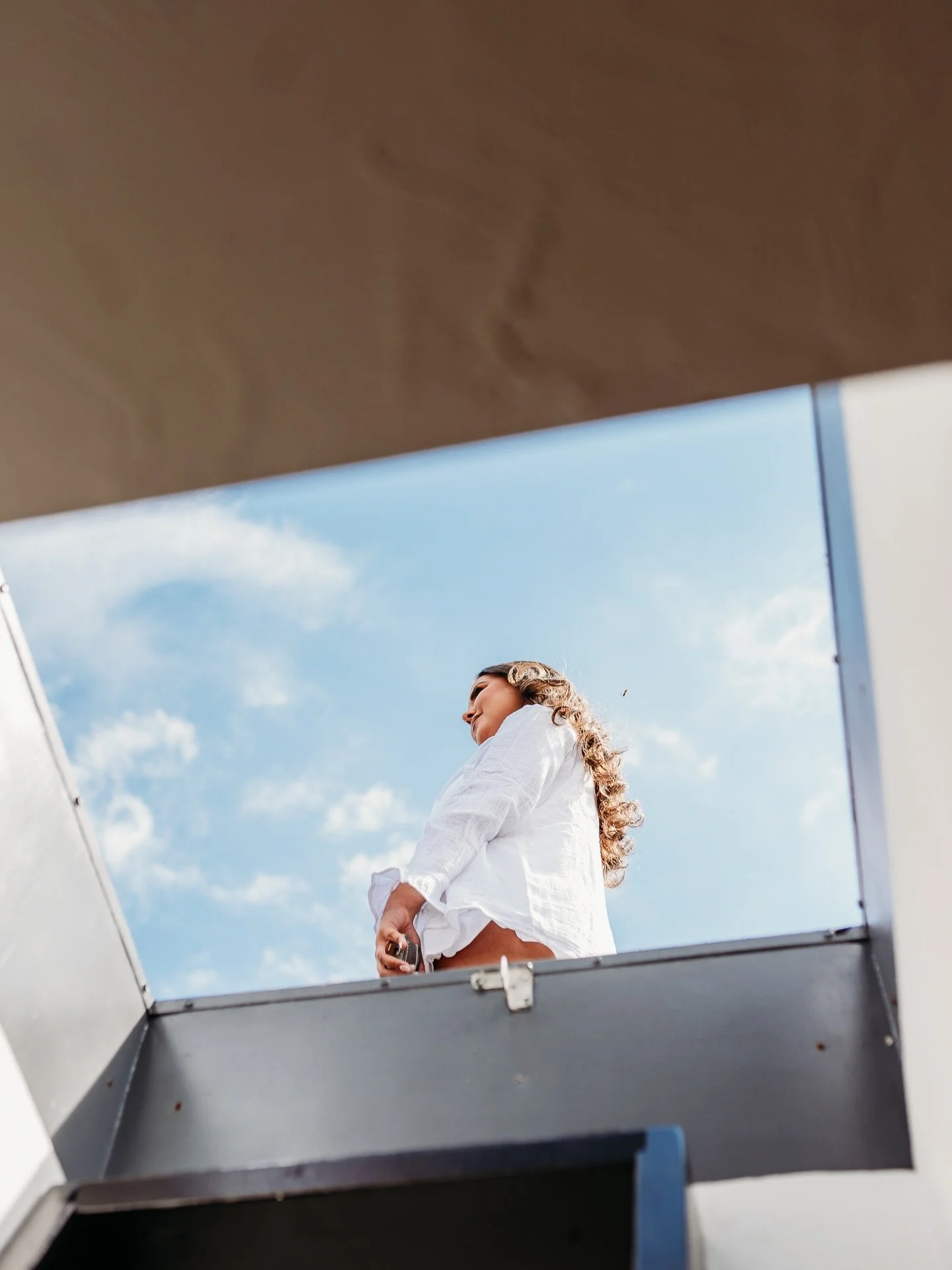 Anna and her besties 🤍 

Dream Team: 
Photography: @alittleheartphoto 
Venue: @duxburybaymaritimeweddings @duxburybaymaritimeschool 
Florals: @seascapeflorals 
HMUA: @kyleecosmeticartistry @hairbychristinalouise 
Video: @plattproductions 
Gown: @ale