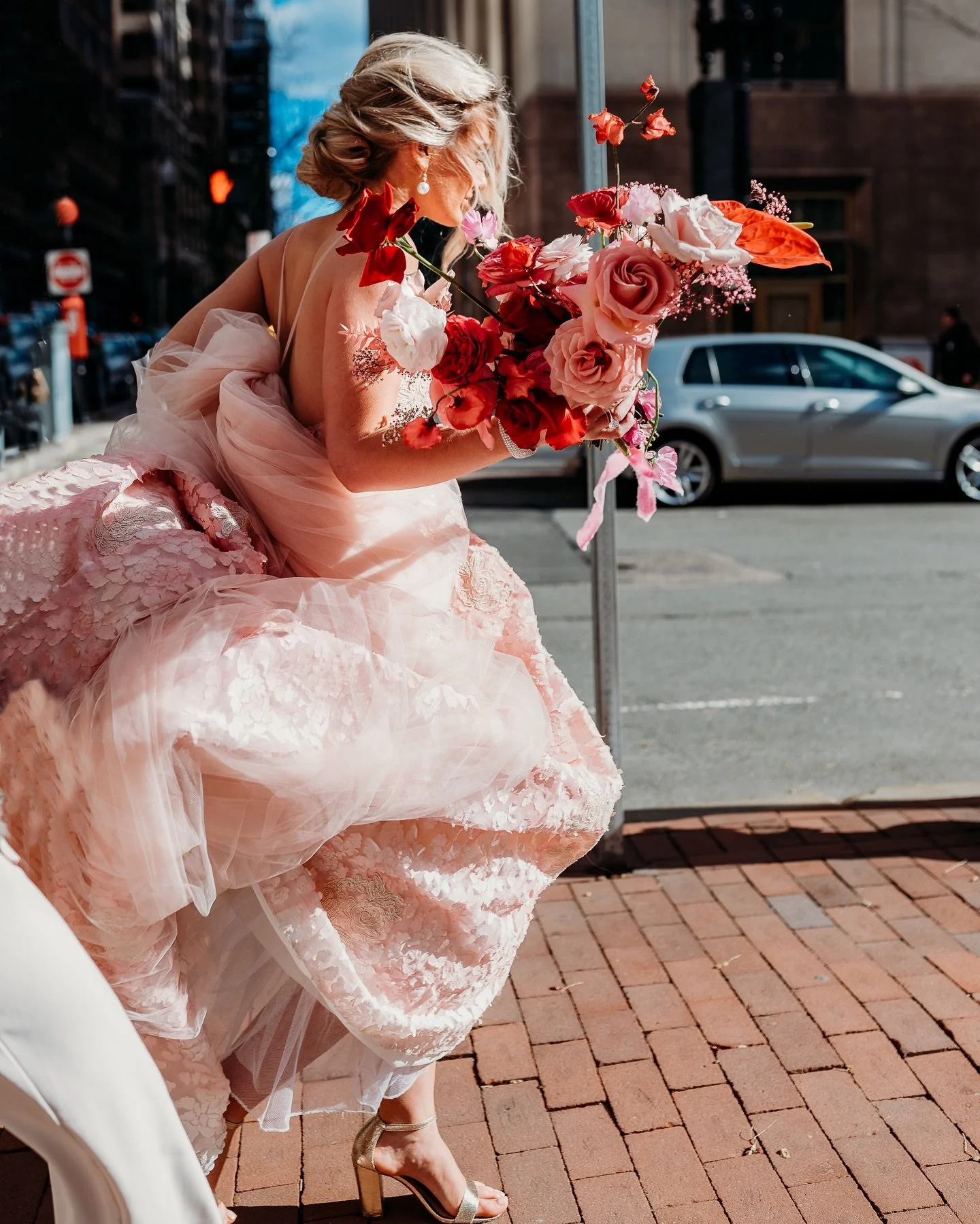 Happy Valentines DAAAAAAAY!! Throwing it back to the pinkest of pink styled shoots with the most gorgeous @barbarakavchokbridal gown that dreams are truly made of. Swoon. 

Also don&rsquo;t forget to tag me in your vday posts!!

Xoxoxox

Dream Team: 