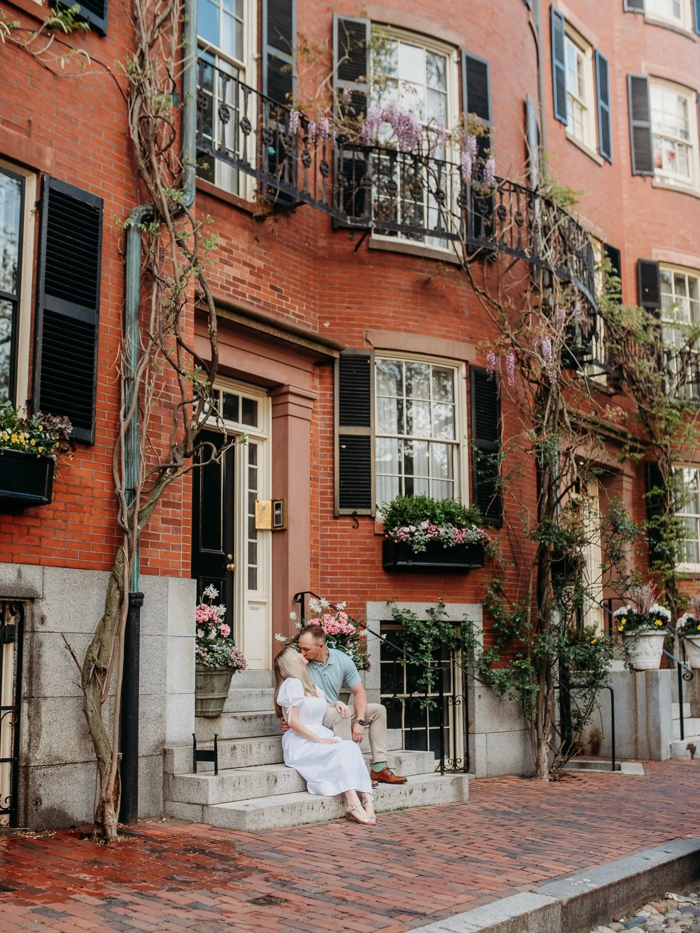 Marathon Monday means spring has officially arrived in Boston&hellip; even if it&rsquo;s only 42&deg; out 😂

#lovethatdirtywater  Boston Proposal #bostonweddingphotographer Boston Wedding Photographer #bostonengagementphotography Boston engagement p