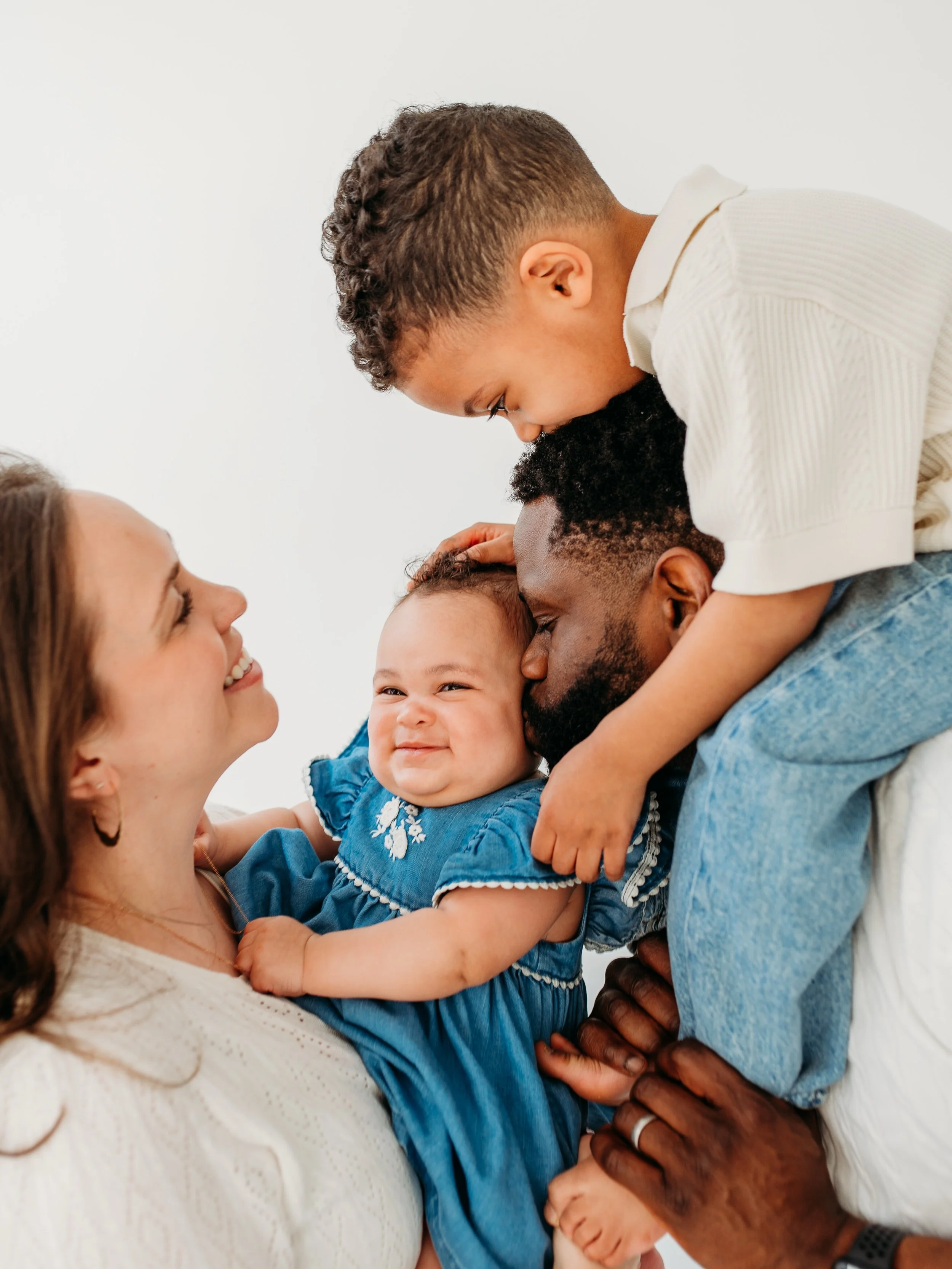 A sprinkle of sunshine on a cloudy day ☁️🌥️🌦️☀️ 

#newburyportfamilyphotographer #amesburyma #bostonfamilyphotographer