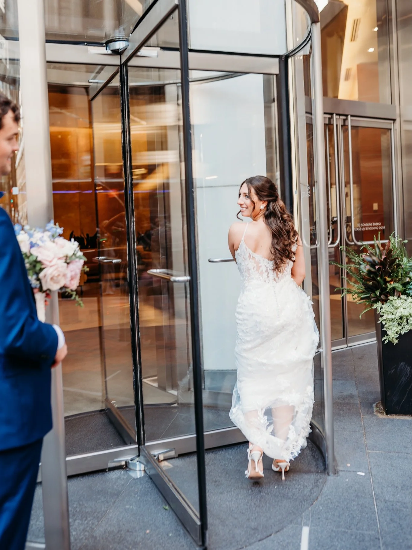 A details kind of day today, and oh are these details magic. This gorgeous State Room wedding day was one for the books, with the most gorgeous blue skies dotted with fluffy clouds overlooking our gorgeous city &hearts;️

Dream Team: 
Photographer: @