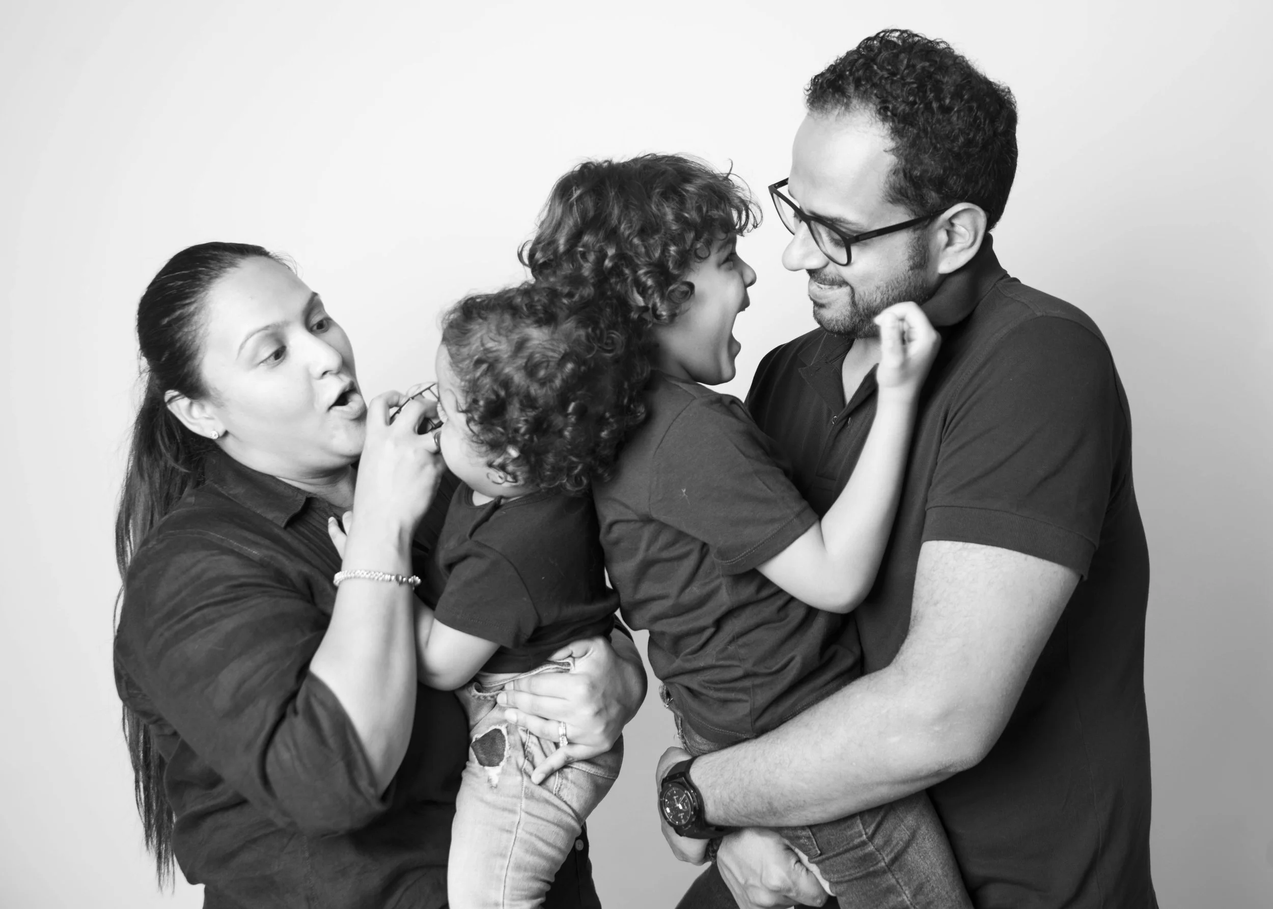 FamilynKids_DSC_3205 copyBW.jpg