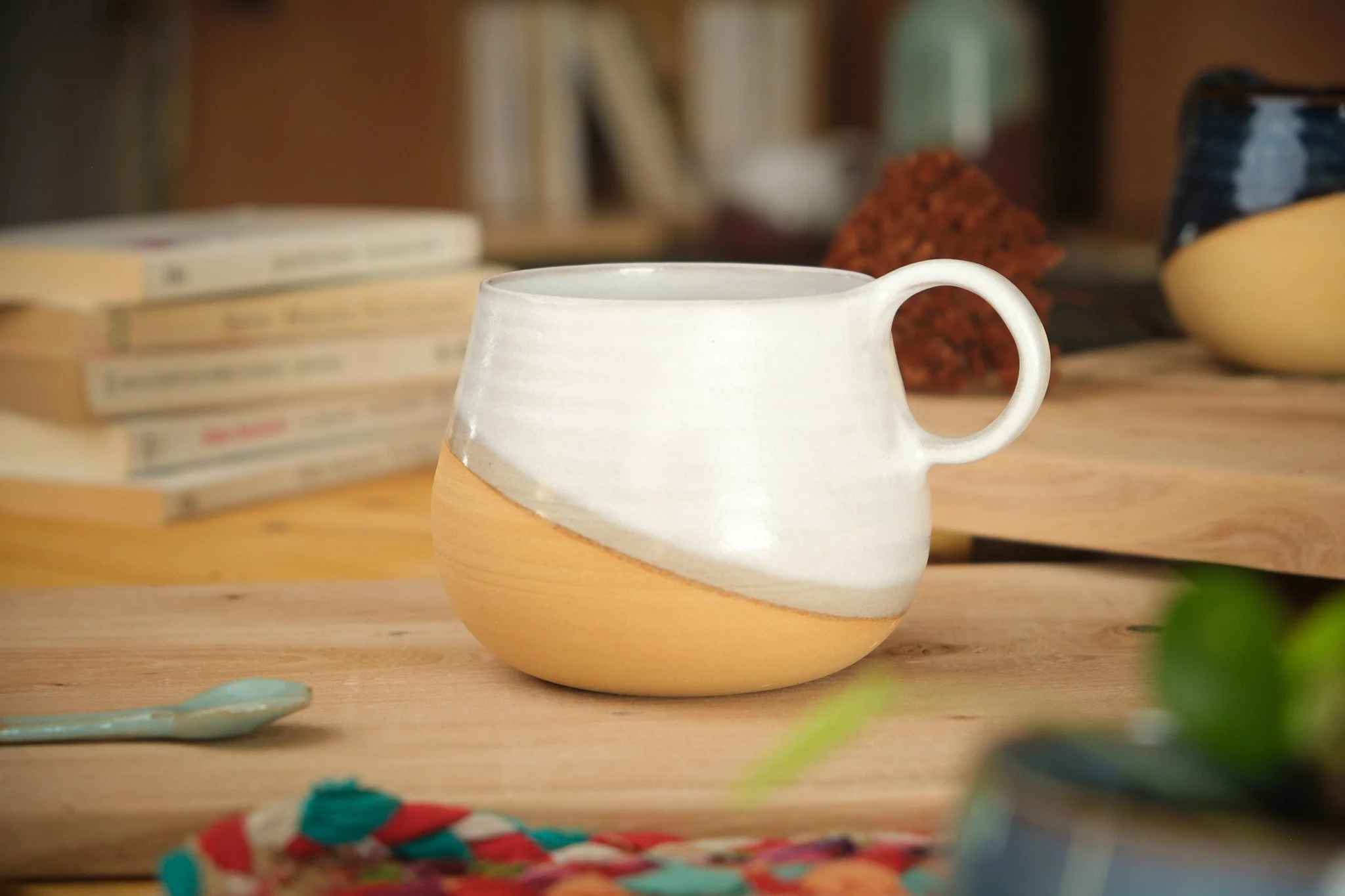 Mug céramique Terre Sable émail blanc La Paume Périgord.jpg