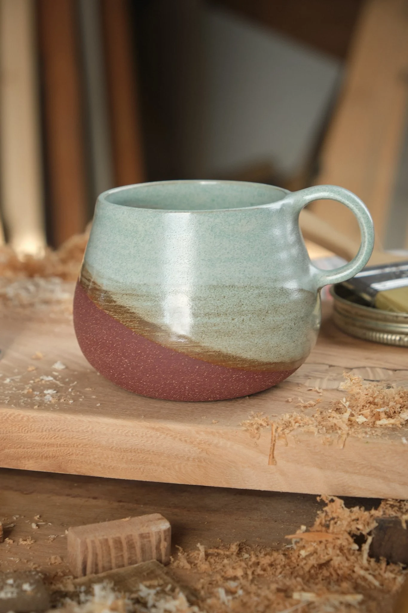 Mug céramique engobe rouge émail vert La Paume Périgord.jpg