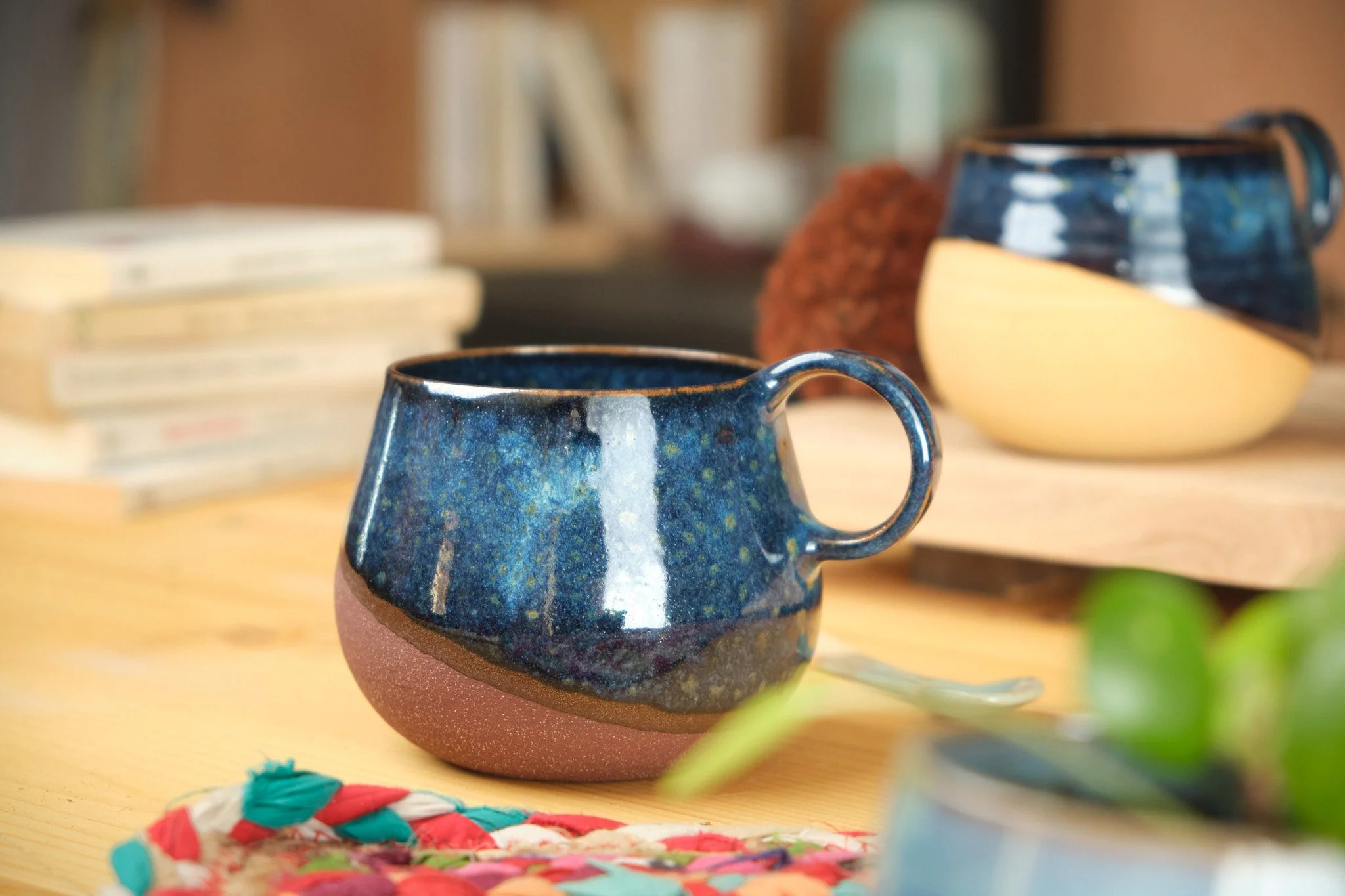 Mug poterie faite main en grès Sarlat rouge et nuit.jpg