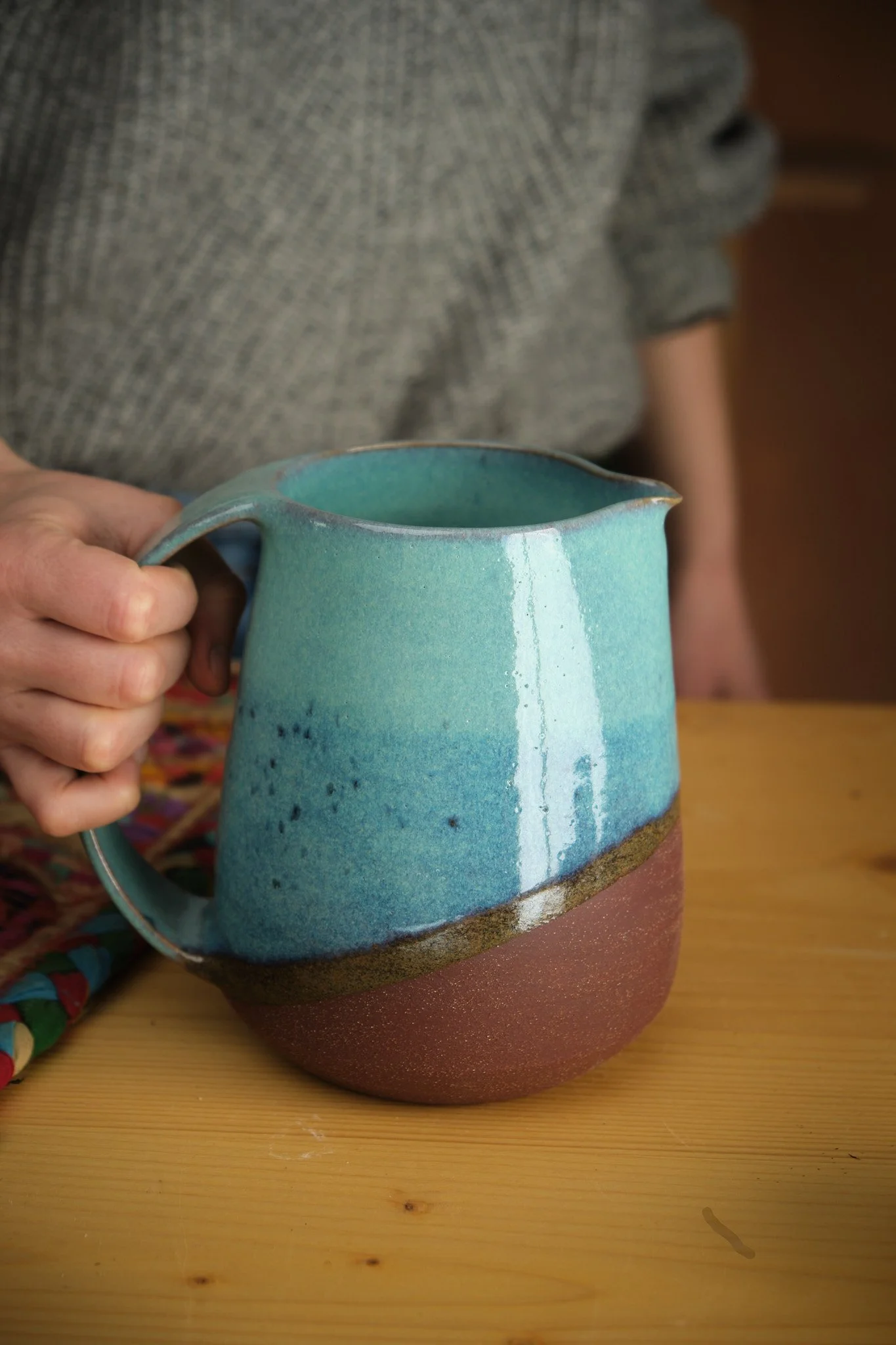 Carafon en grès artisanale céramique de dordogne .jpg