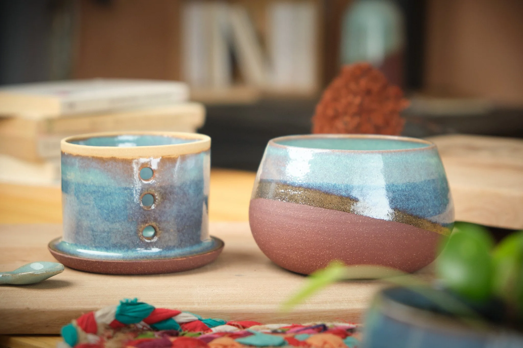 Beurrieren grès La paume artisanat périgourdin rouge turquoise.jpg