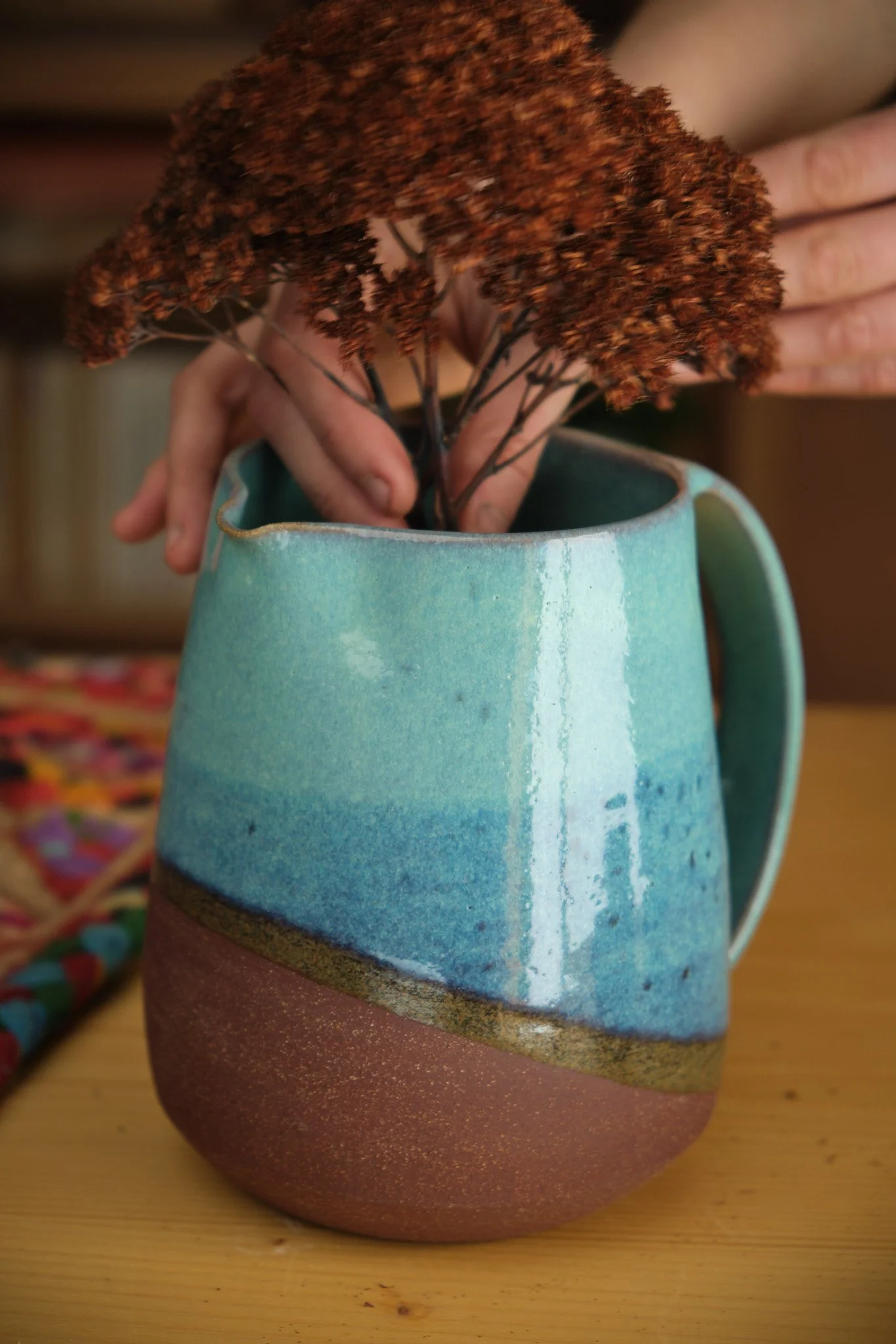 Pichet à eau en grès artisanale céramique périgord 01.jpg