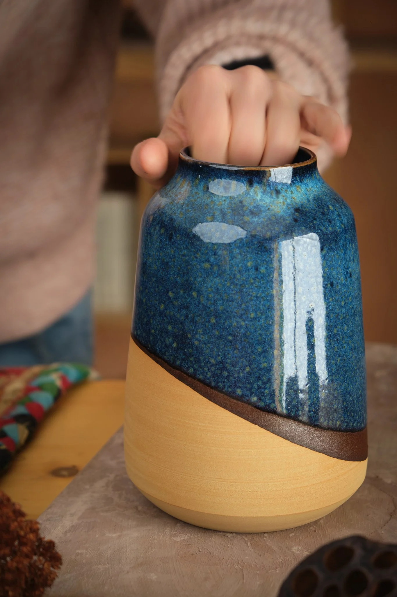 ceramique dordogne la Paume vase artisanale sable bleu.jpg