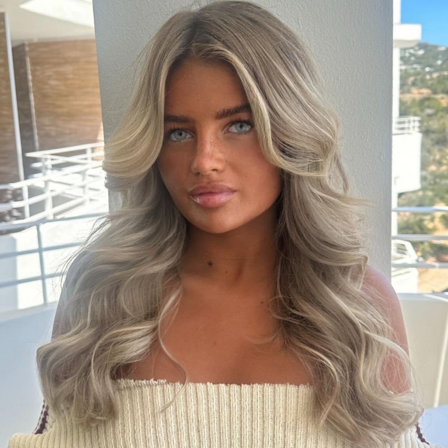 Waves for the beautiful @miawoodhall  thanks for booking our hair services 🌵🪩✨ have a ball in Obeach 

#ibiza #ibizahair #ibizahairdresser #ibizahairstylist #obeach