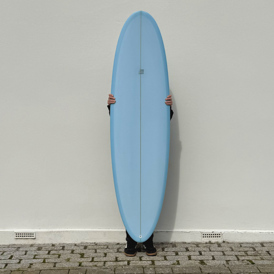 Minimal surfboard designed for beginner to improver surfers