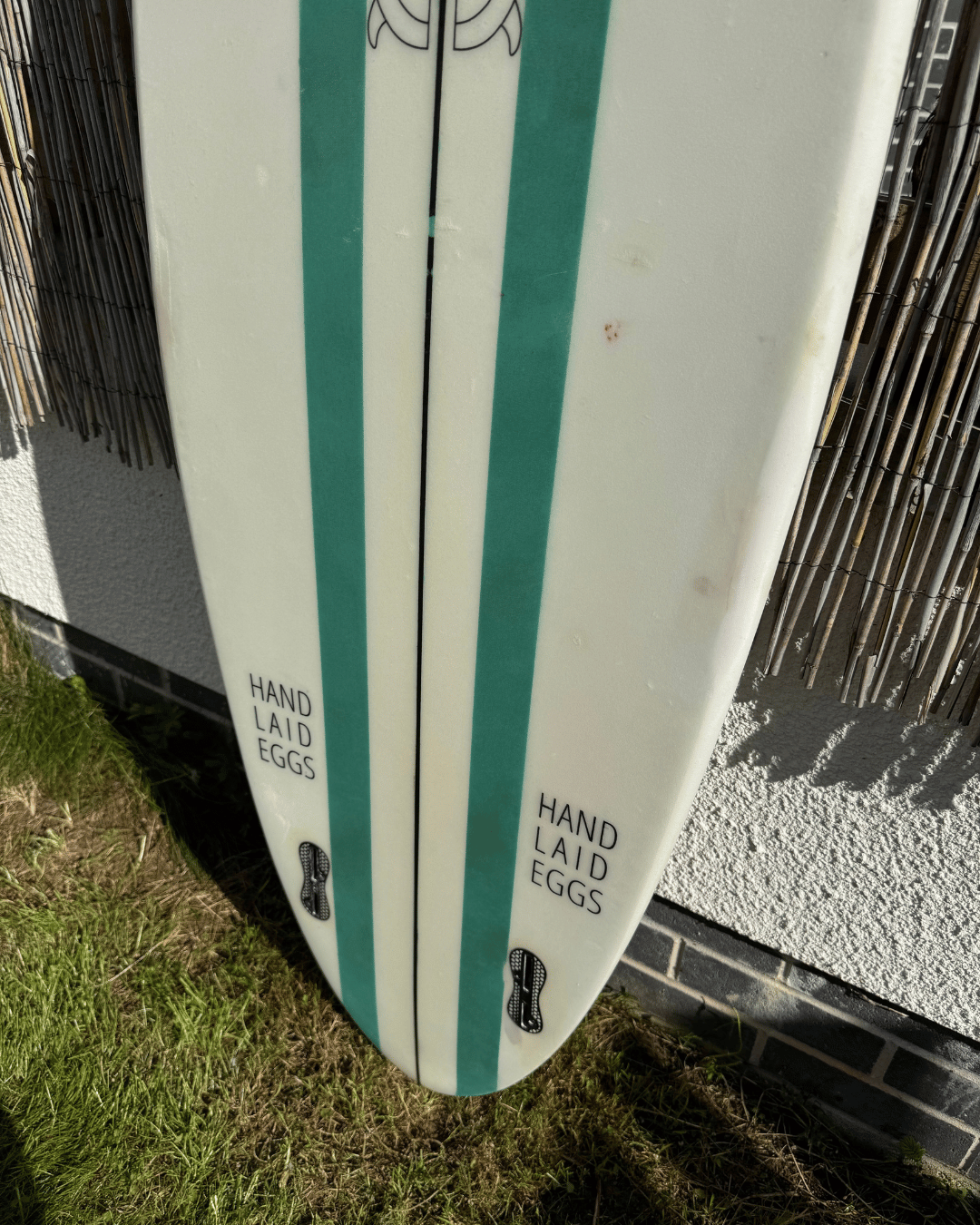 twin-fin-surfboard.png