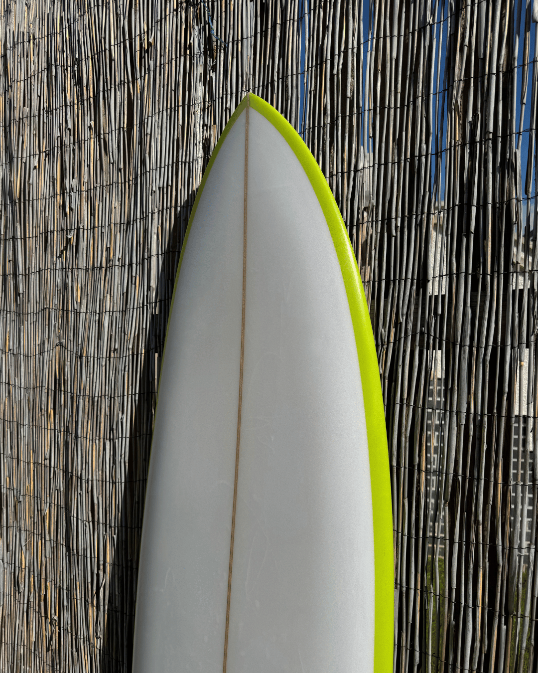 nose-of-midlength-surfboard.png