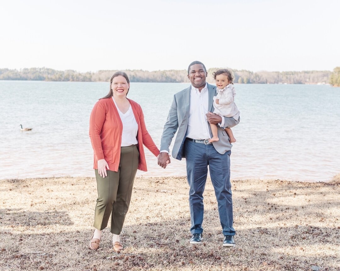 This Lake Hartwell session was so cute! Also can we talk about the perfect goose photobomb!
.
.
.
.
.
.
 #greenvillefamilyphotographer #familyphotography #portraitfamilyphotography #heirloom #heriloomphotography #greenvillescheirloomphotographer #cus