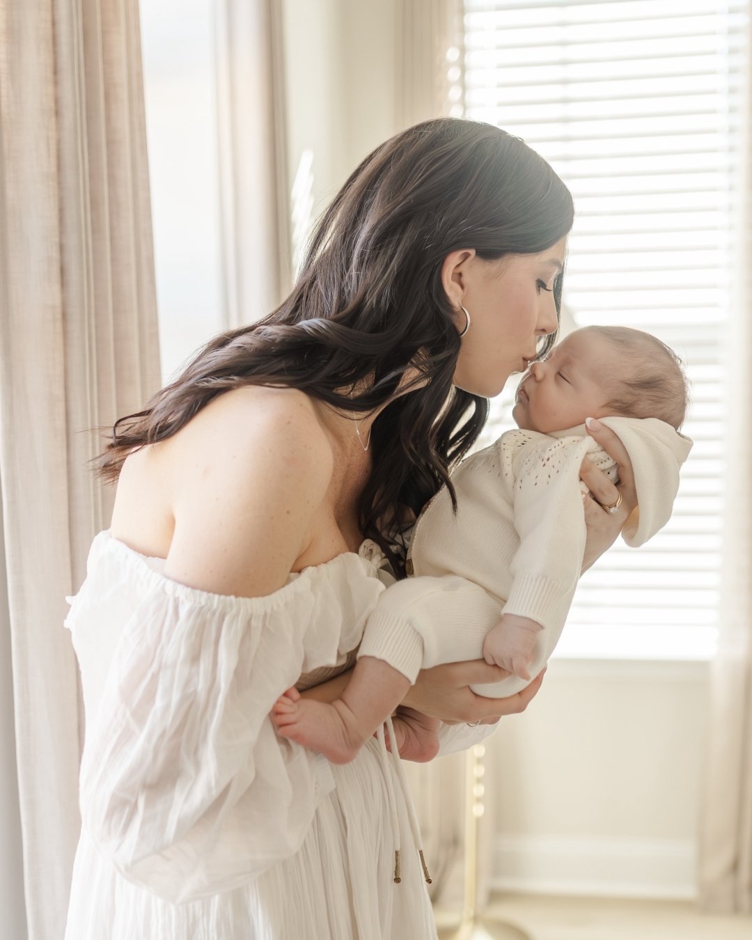 These are the moments worth holding onto.

Now booking newborn sessions in Greenville, SC and the upstate🤍