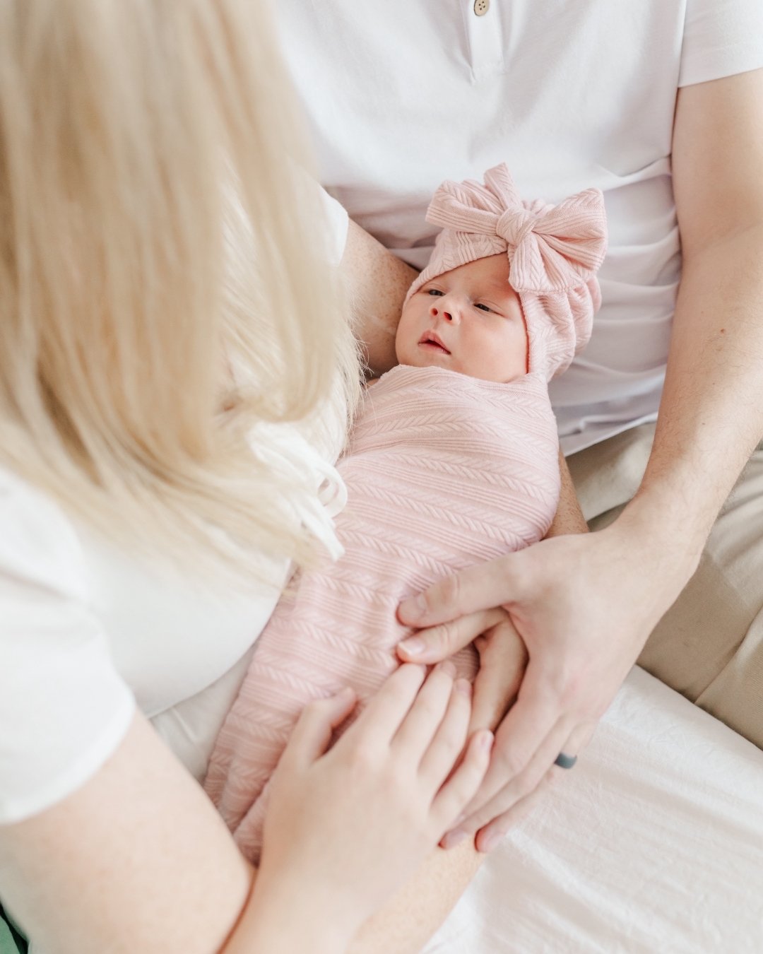 There&rsquo;s nothing like those first quiet moments together 🤍
Just mama, her newborn, and a love that feels brand new and timeless all at once.